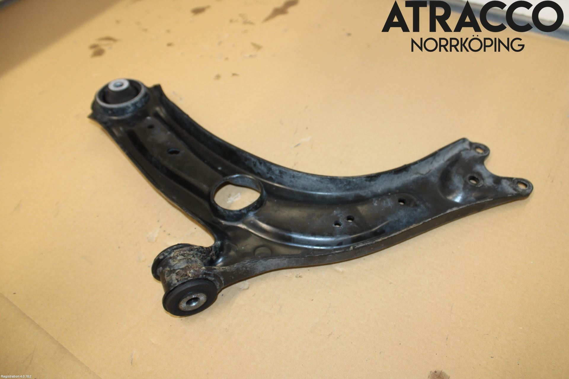 Volkswagen VW PASSAT 15-19 Bärarm Fram Undre Hö