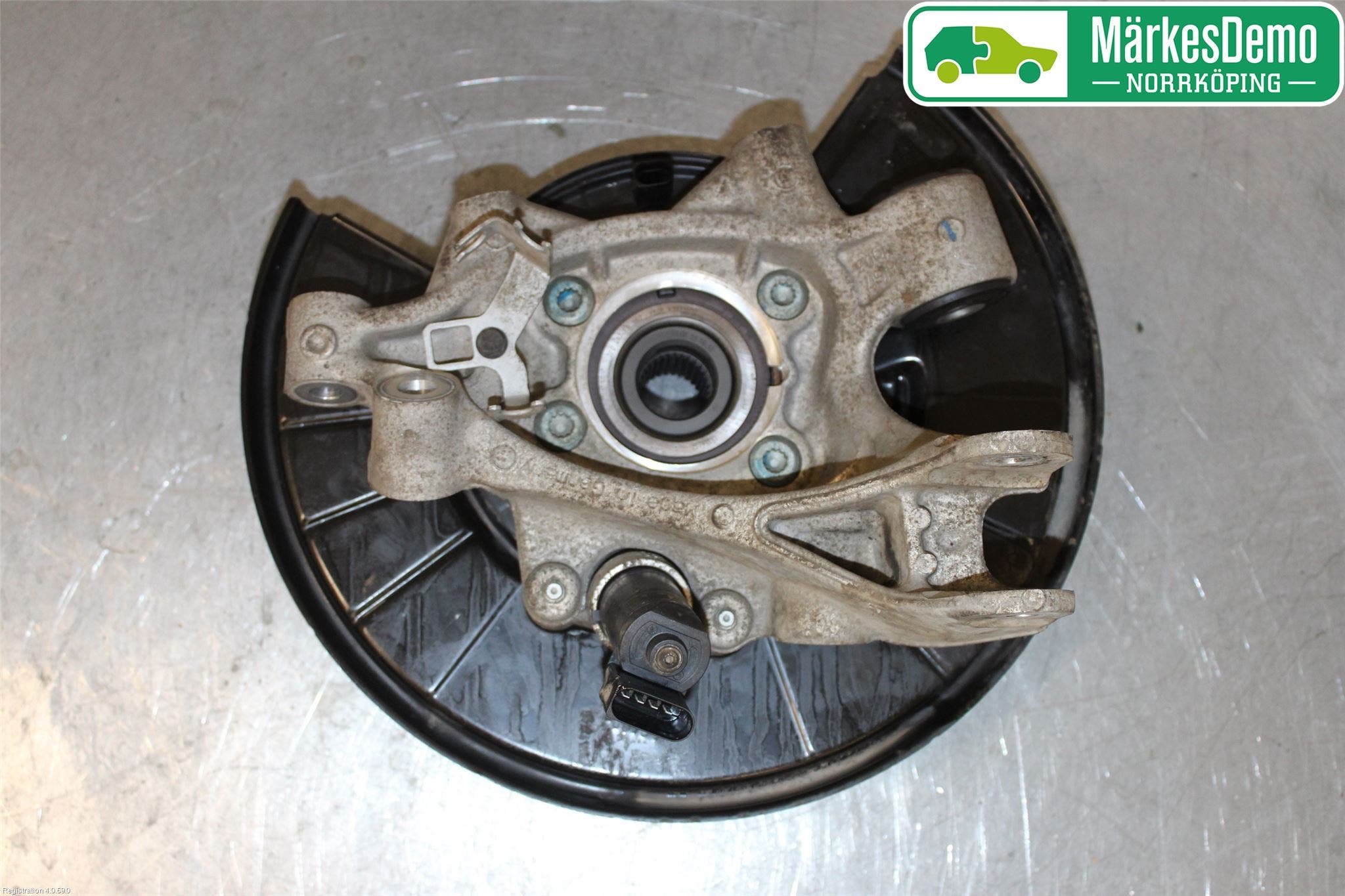 Volkswagen VW TOUAREG 7P 11-18 Hjullagerhus-Spindel Vä B