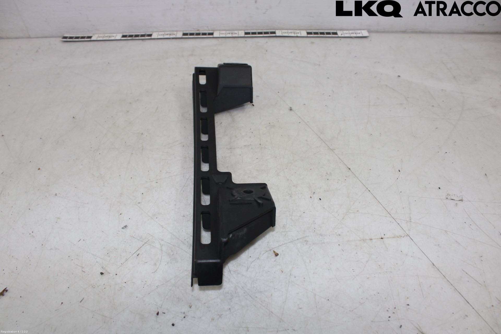 Volkswagen VW CADDY      04-10 Stötfångarfäste Fram Hö