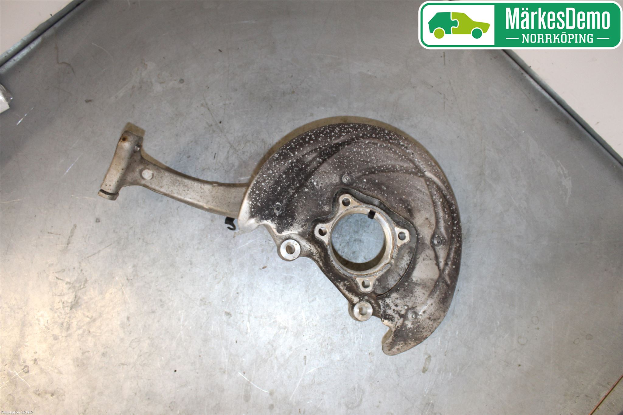 Audi A4/S4 B9 16-19 Styrspindel Lagerhus Hö