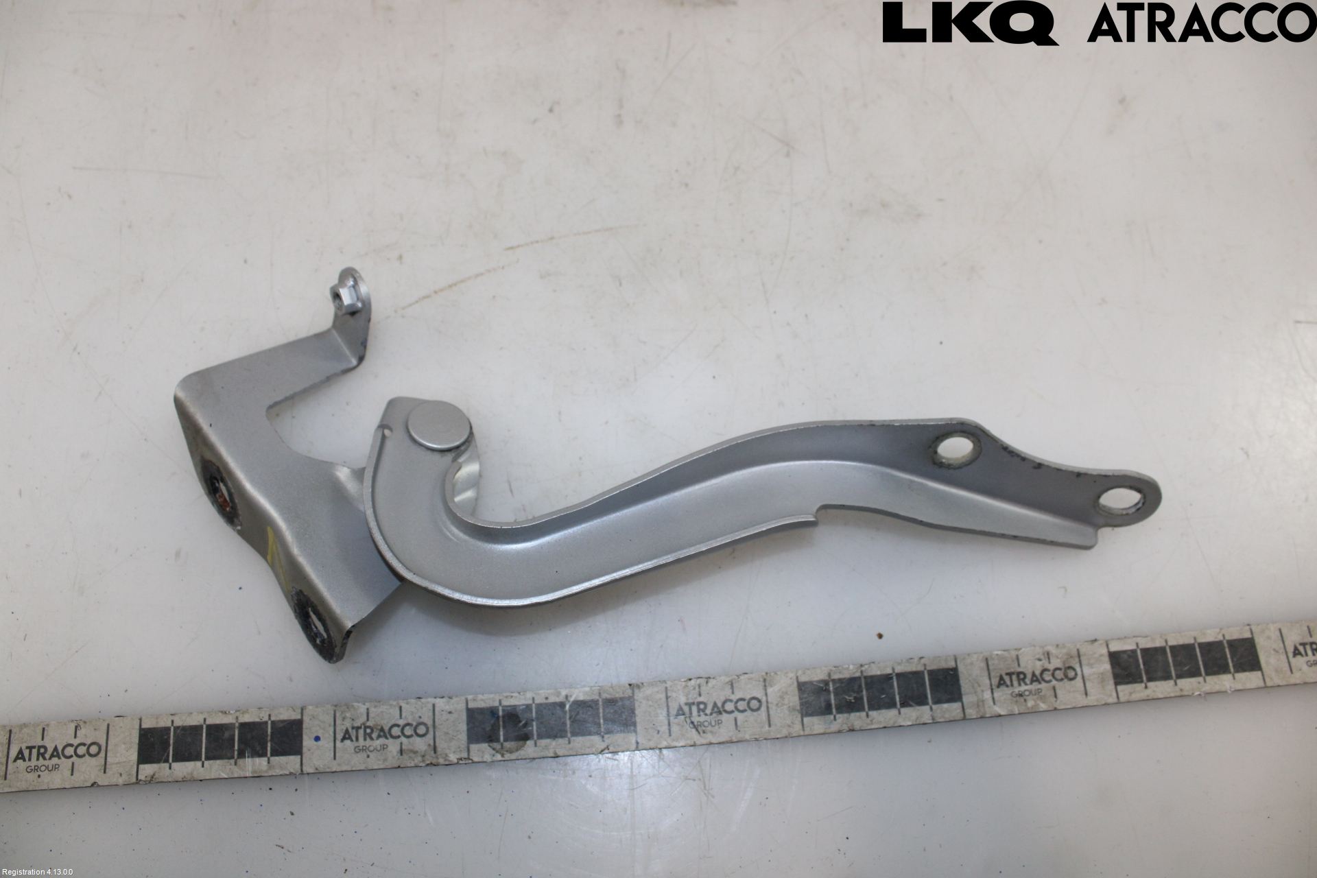 Toyota AURIS 10-12 Huvgångjärn