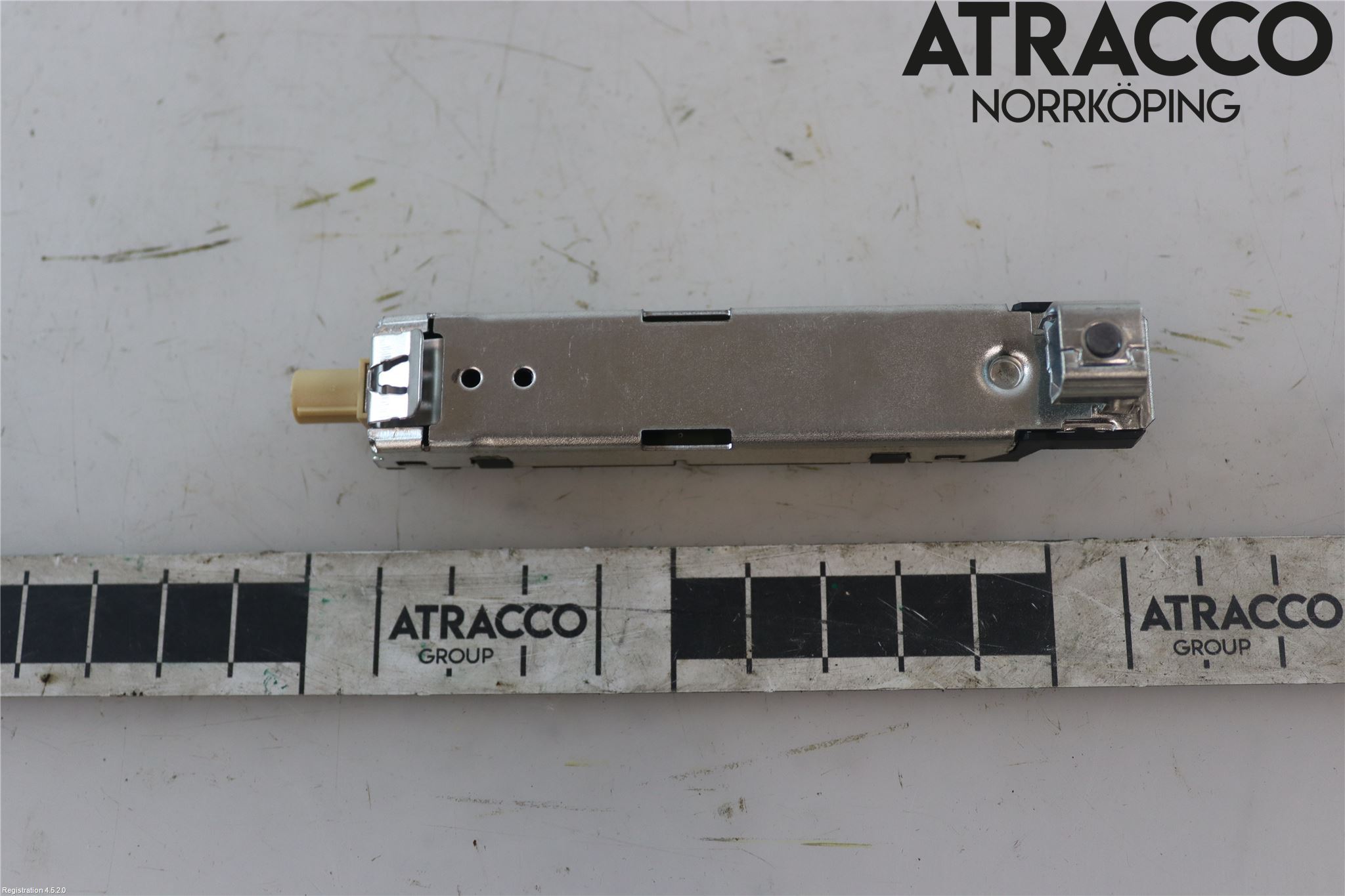 Audi A6 F2/C8 19- Antenn