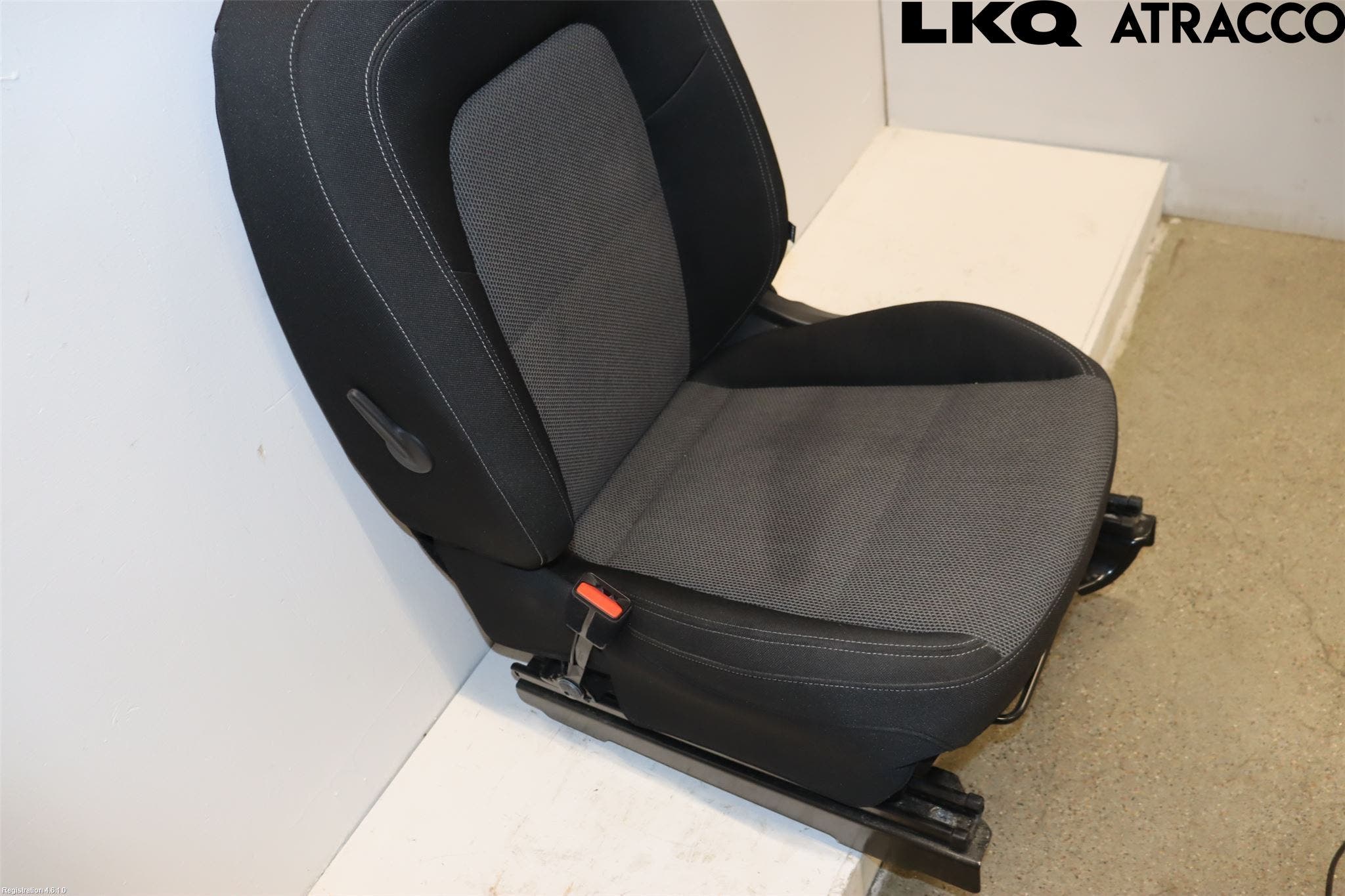 Mercedes-Benz MB CITAN/EQT (W420) 22- Inredning Stol Fram Vä