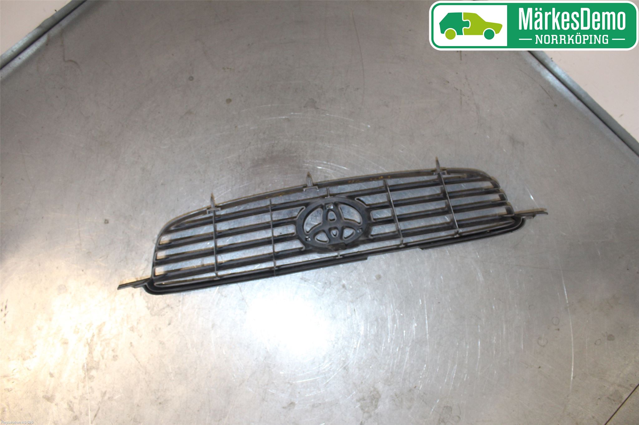 Toyota COROLLA 98-01 Grill Komp