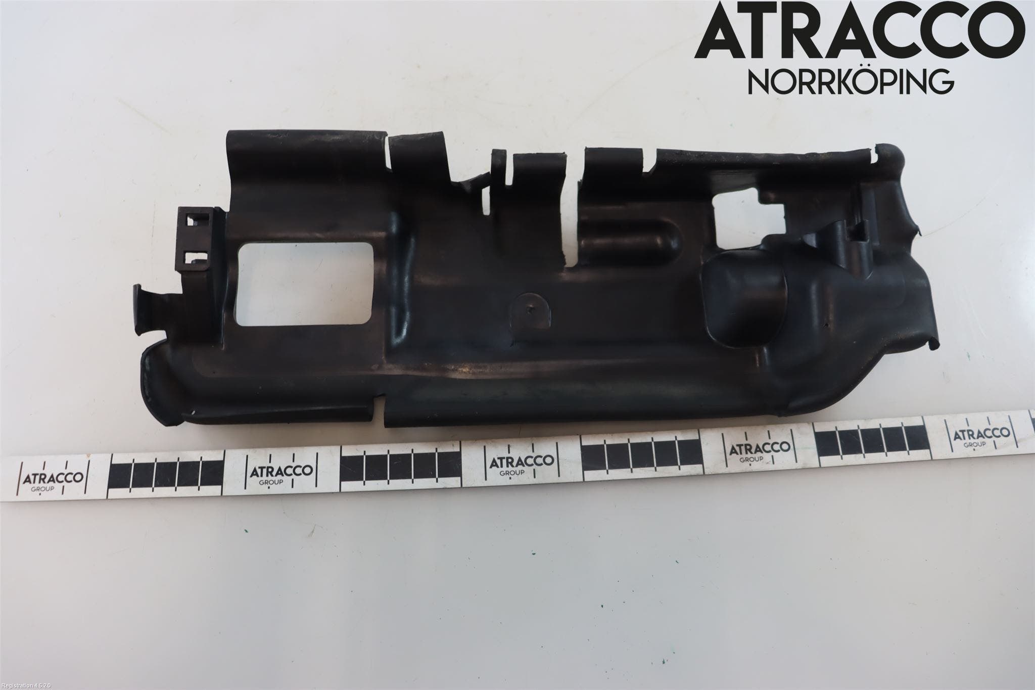 Volvo V60 CROSS COUNTRY 16-18 Deflektor Plåt-Plast Kylning