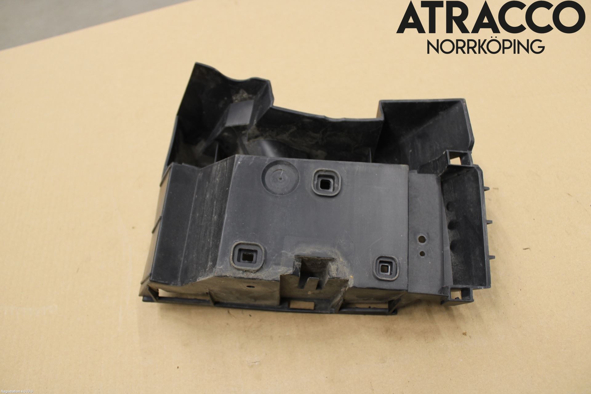 Volvo XC90 03-06 Stötfångarfäste Bak Hö