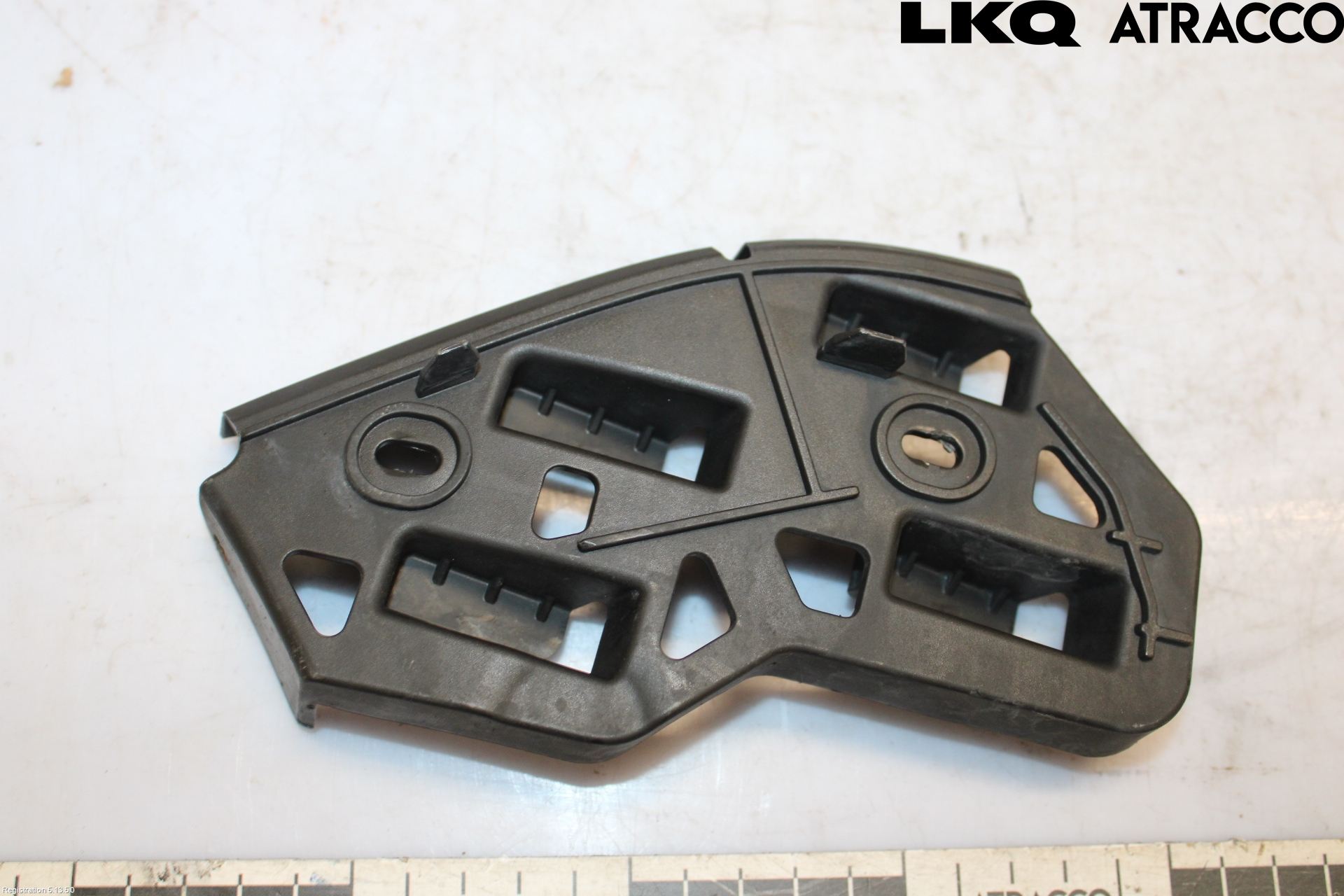 Volkswagen VW POLO 05-09 Stötfångarfäste Fram Vä