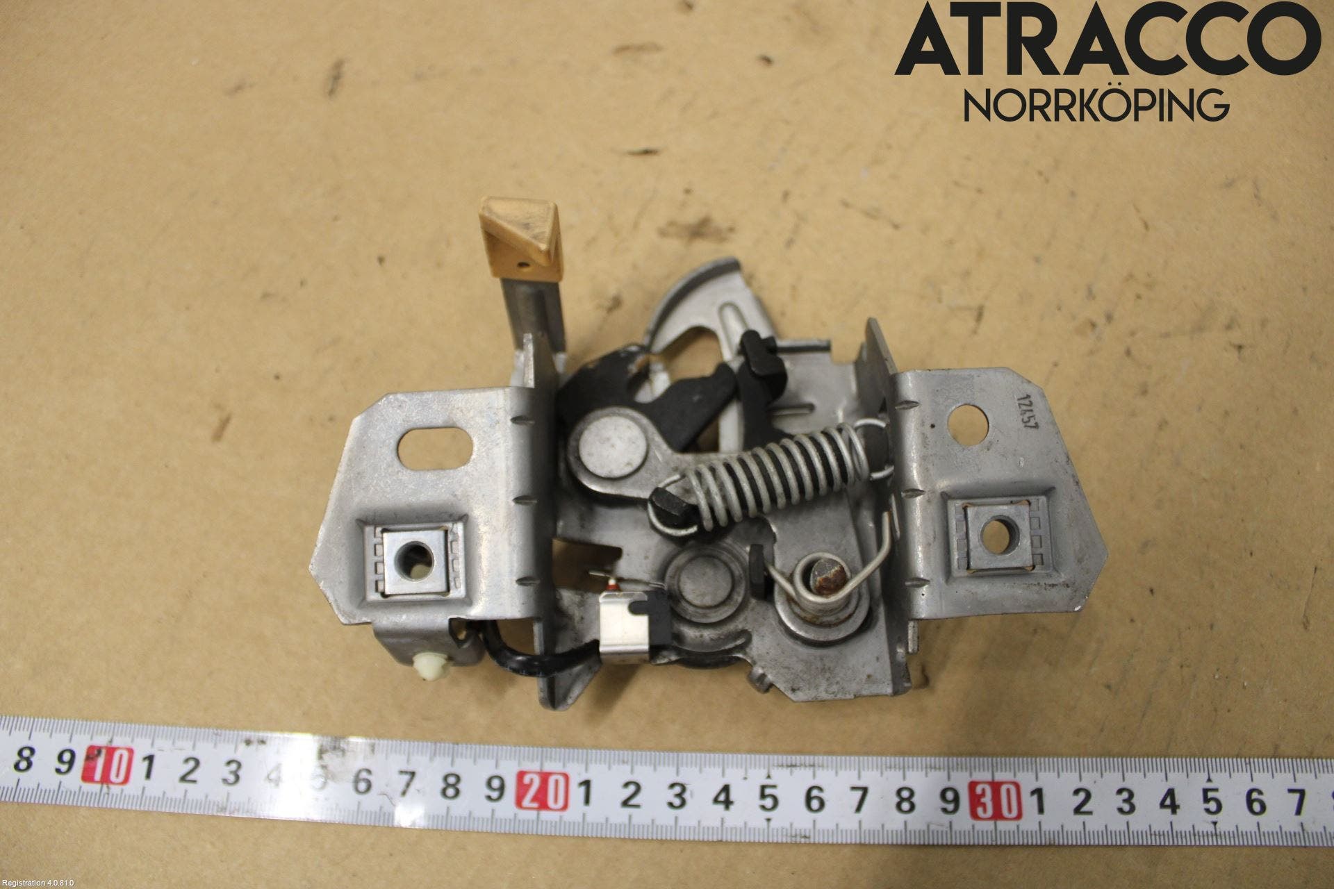 Volvo V50 08-12 Huvlås