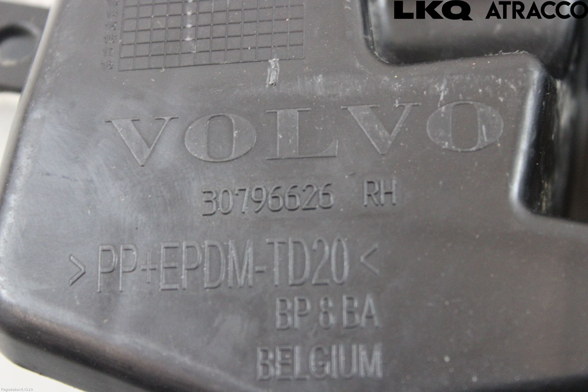 Volvo V60 11-13 Stötfångarfäste Fram Hö