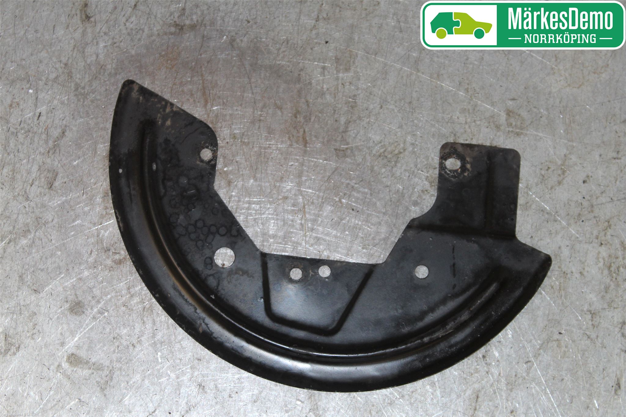 Renault CAPTUR 13-19 Bromssköld Fram