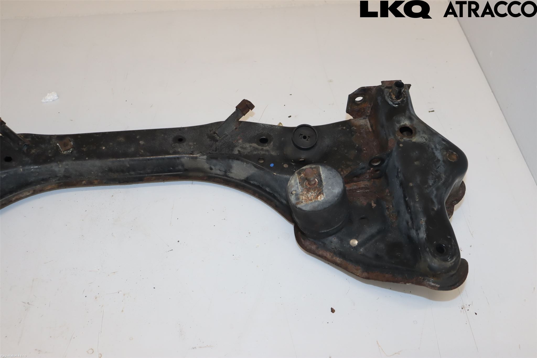 BMW 5 E34      88-96 Framvagnsbalk