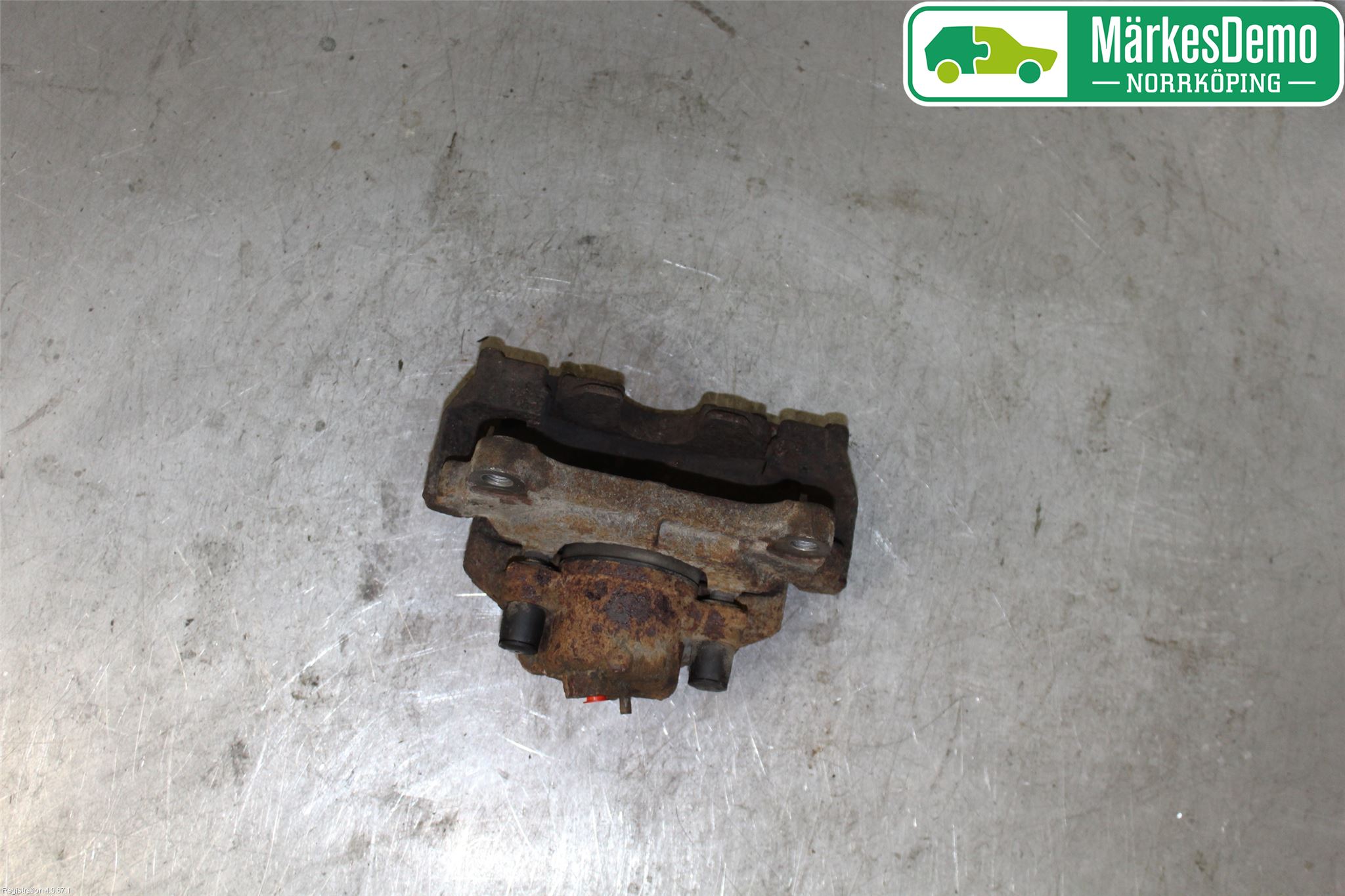 Volkswagen VW PASSAT 11-14 Bromsok Fram Höger