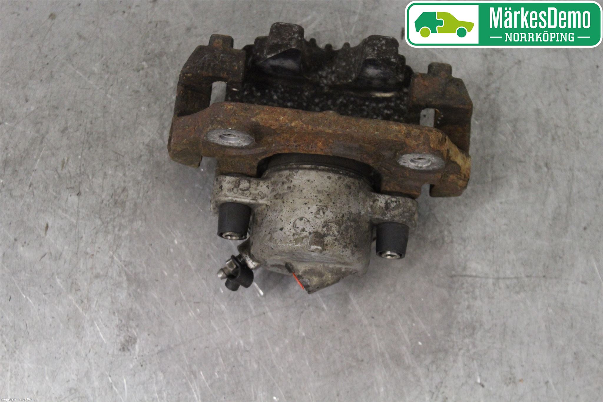 BMW 3 E90/91 SED/TOU 05-12 Bromsok Fram Vänster