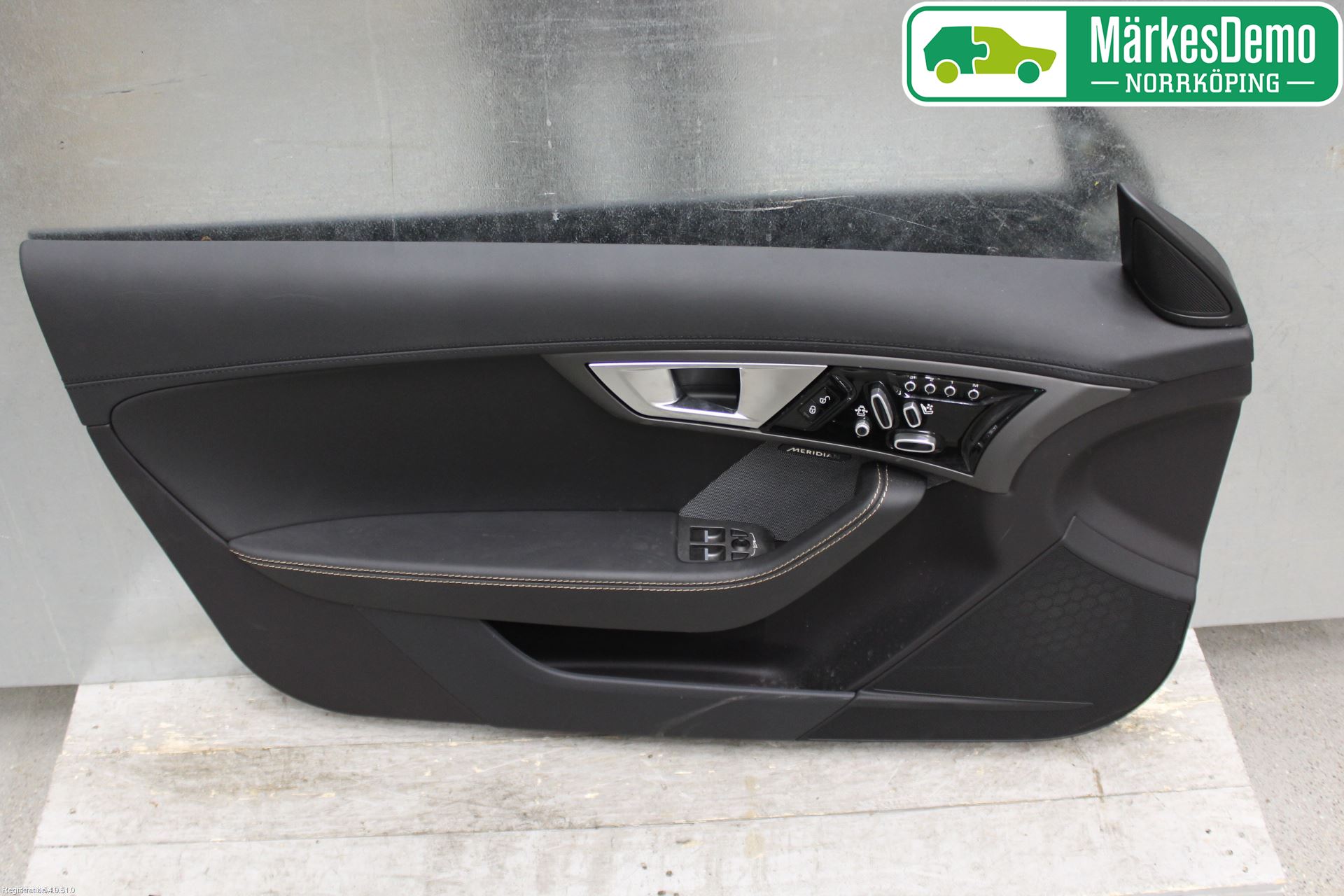 Jaguar F-TYPE Dörrklädsel Vä