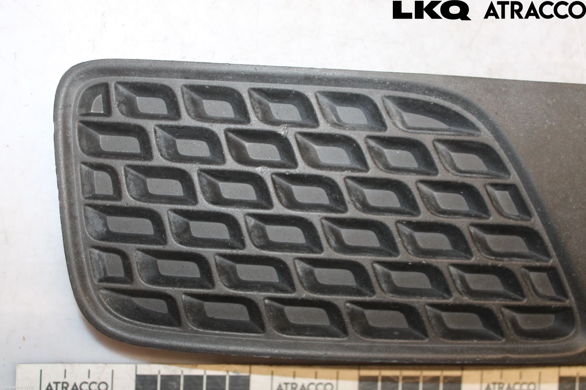 Volvo V70 08-13 Dimljussarg Fram
