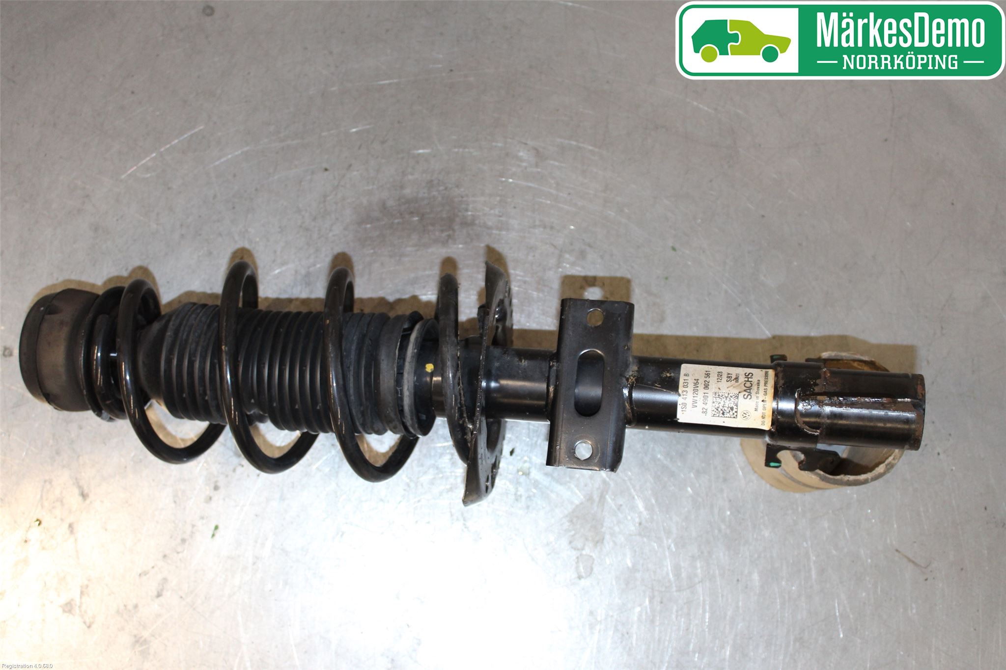 Volkswagen VW UP! / E-UP! Fjäderben Fram Höger