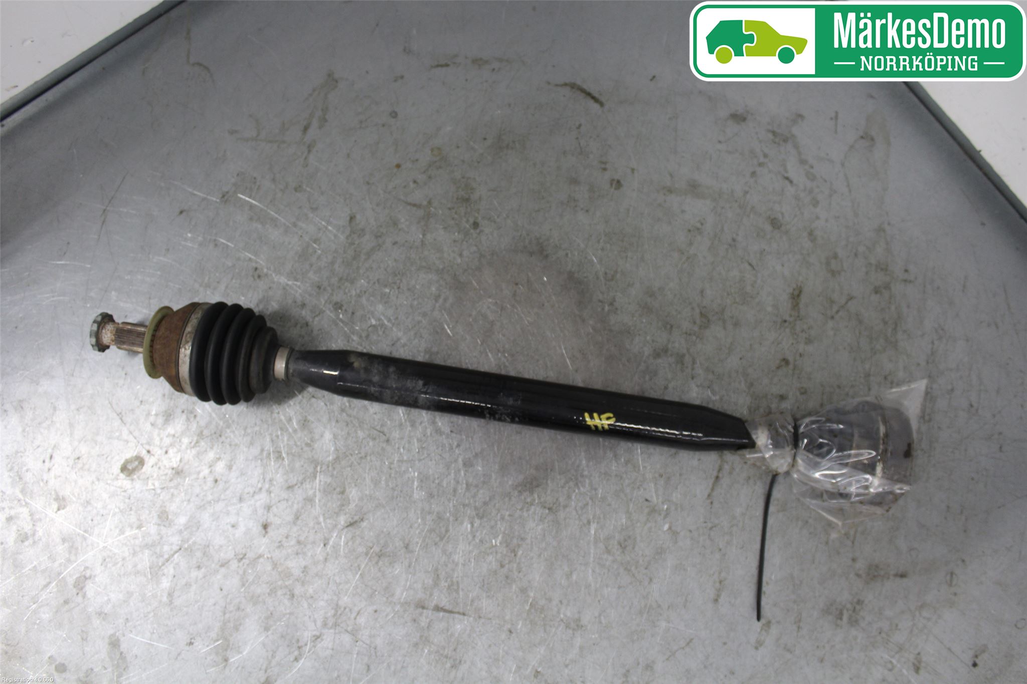 Volkswagen VW POLO 10-17 Drivaxel Fram Höger