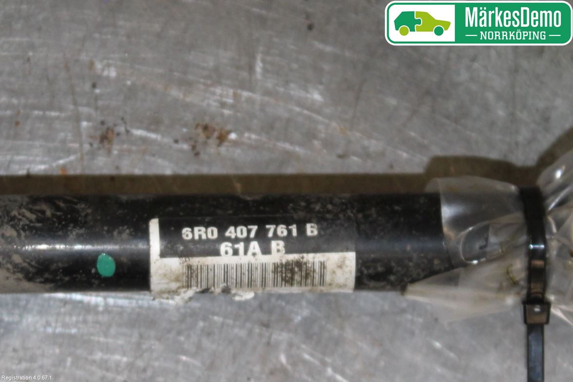 Volkswagen VW POLO 10-17 Drivaxel Fram Vänster