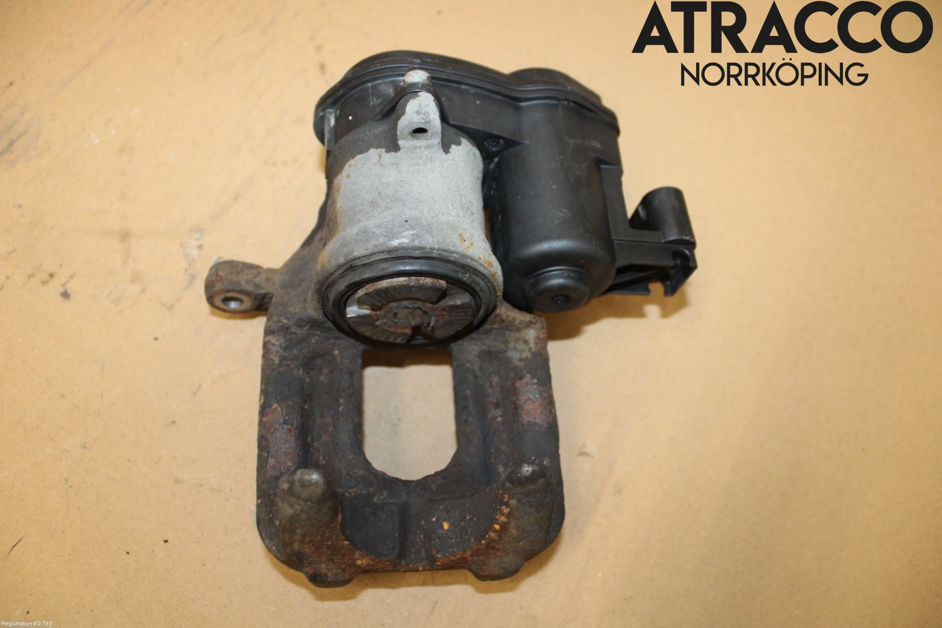 BMW 5 F10/F11/F18 09-17 Bromsok Bak Vänster