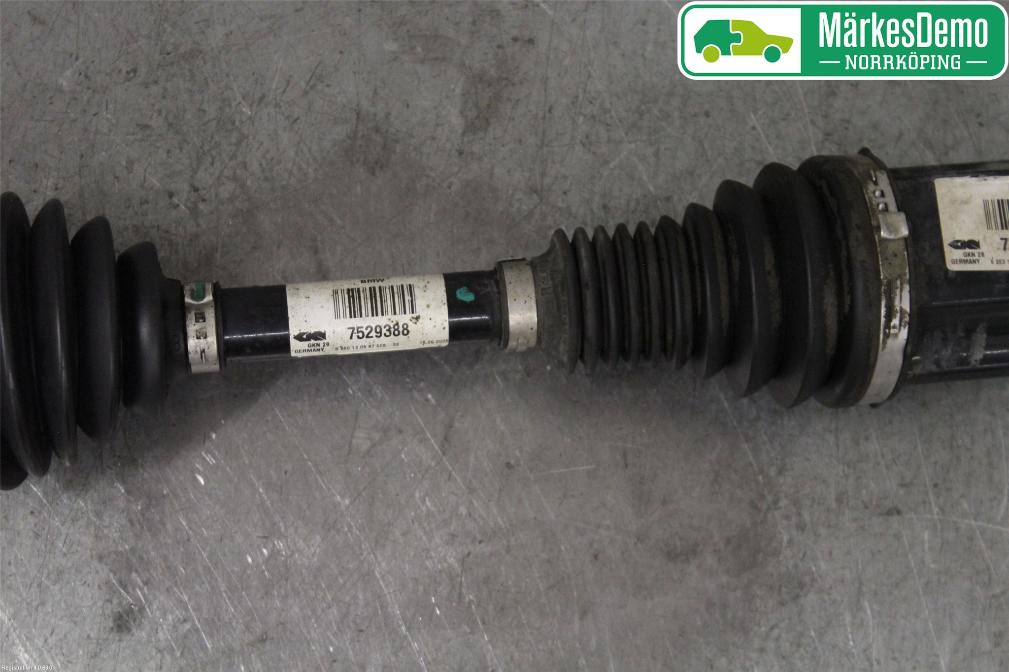 BMW 3 E90/91 SED/TOU 05-12 Drivaxel Fram Vänster