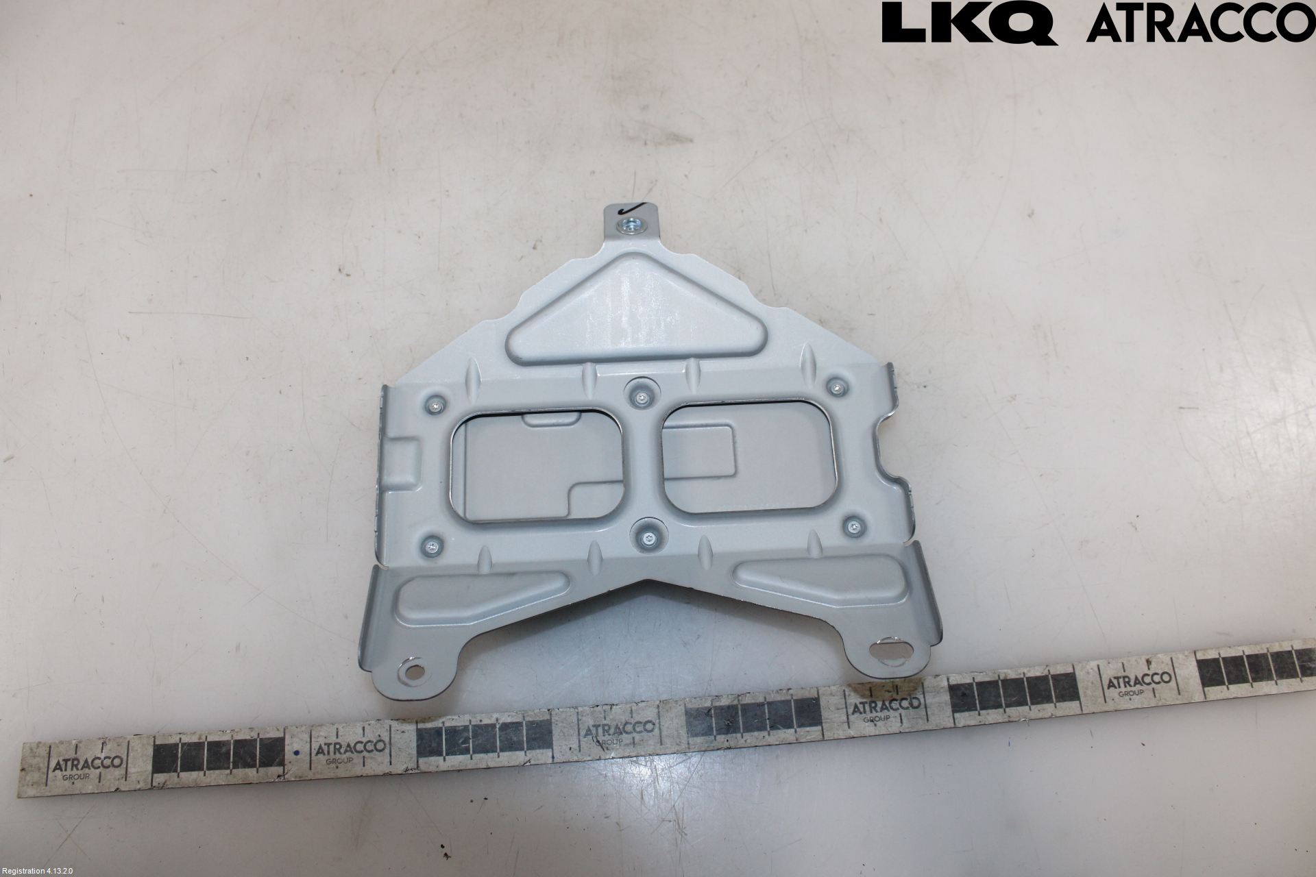 Tesla MODEL Y 21- Radio-Stereo Förstärkare