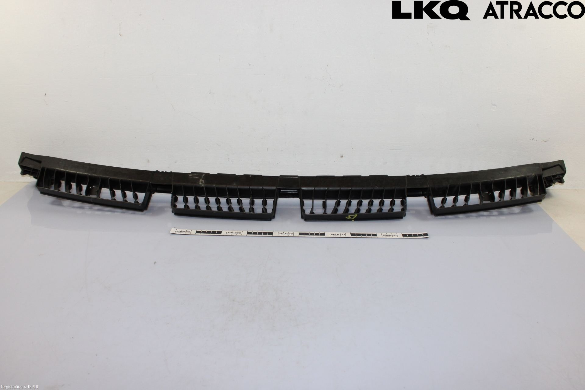 Skoda ENYAQ iV 21- Stötfångardel Bak Mitt