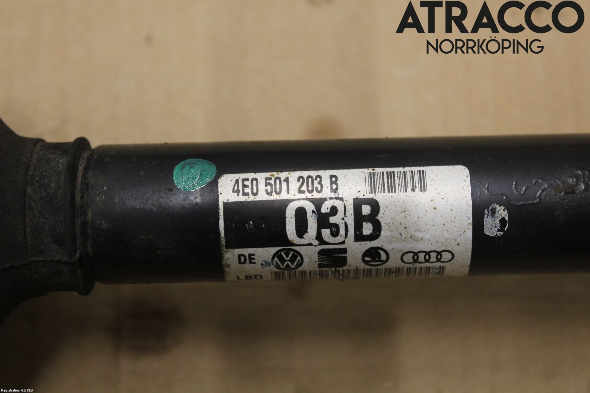 Audi A8/S8 4E  02-09 Drivaxel Bak Höger