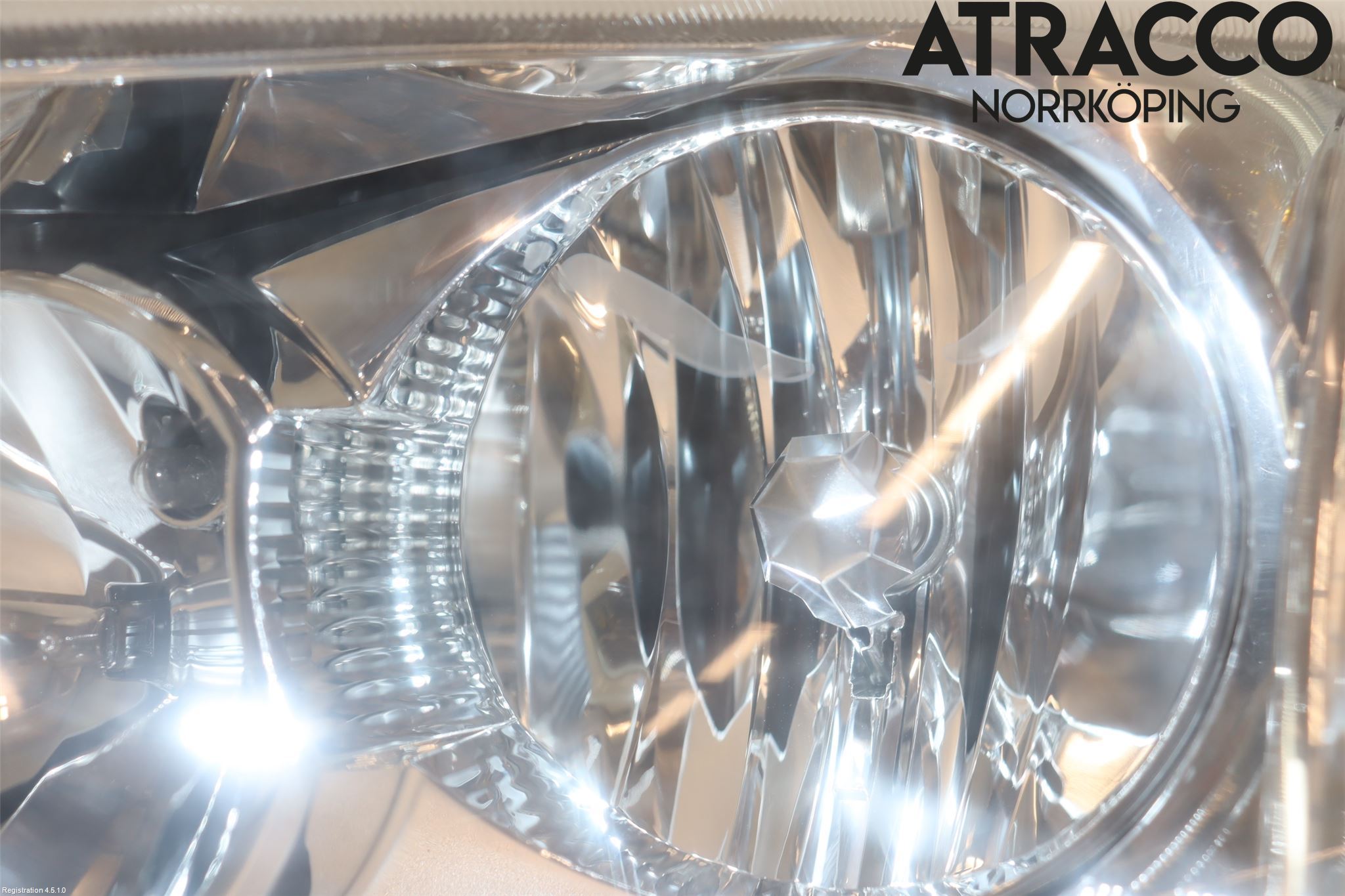 Ford FOCUS     04-07 Strålkastare Vänster