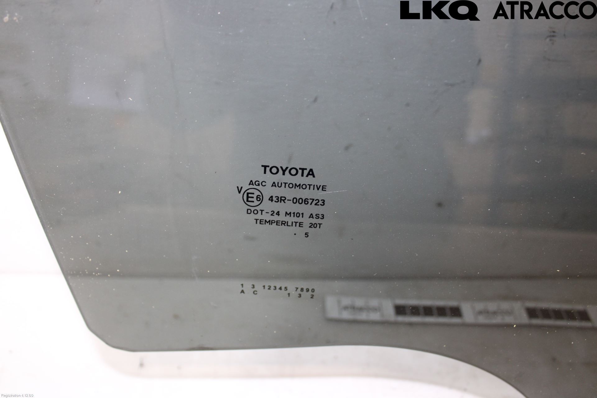 Toyota YARIS XP130 15-20 Dörruta Bak Höger