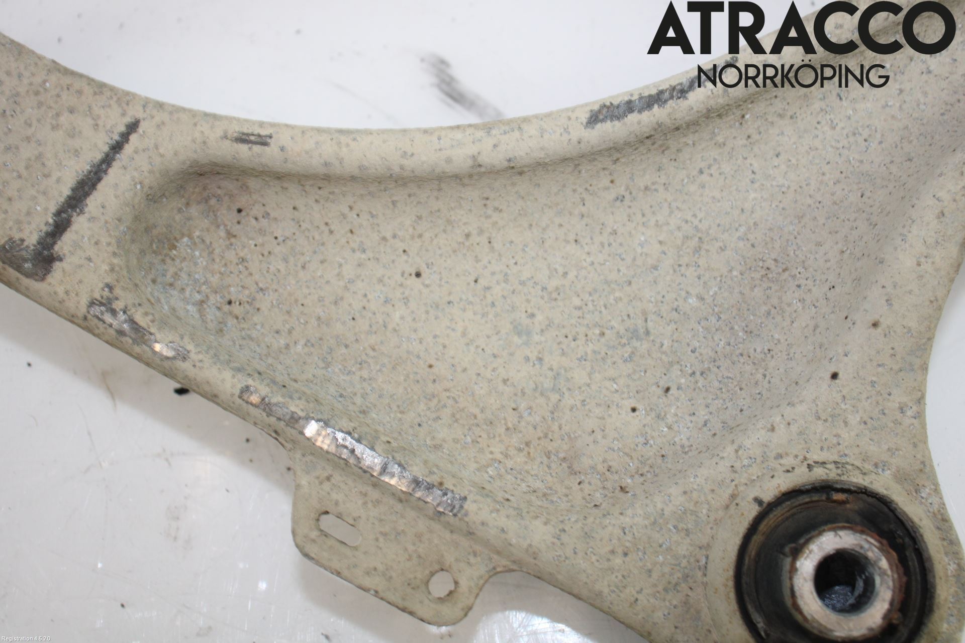 Volvo V70 14-16 Bärarm Fram Undre Vä