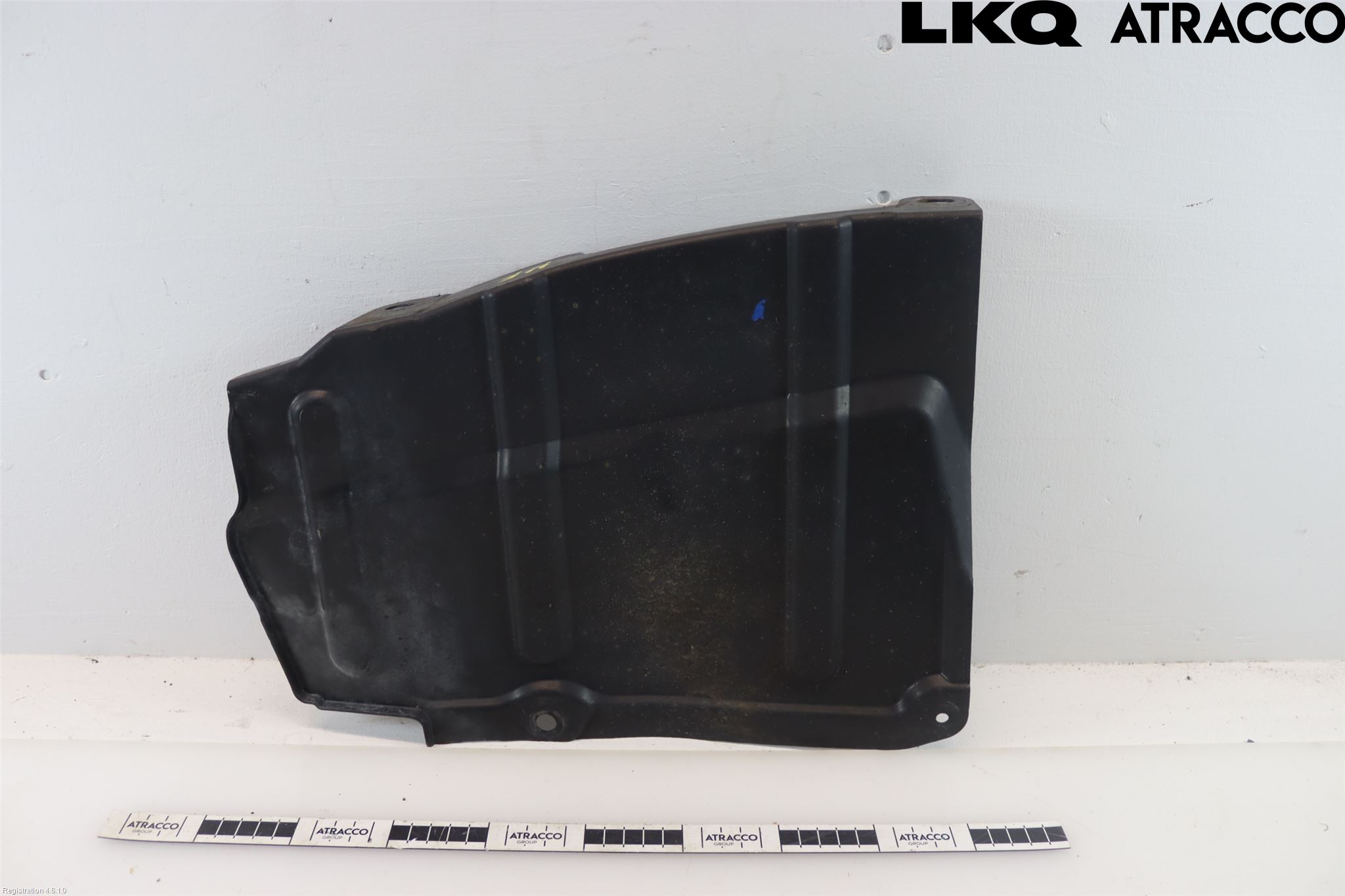 Toyota RAV4 13-18 Hasplåt Plåt-Plast