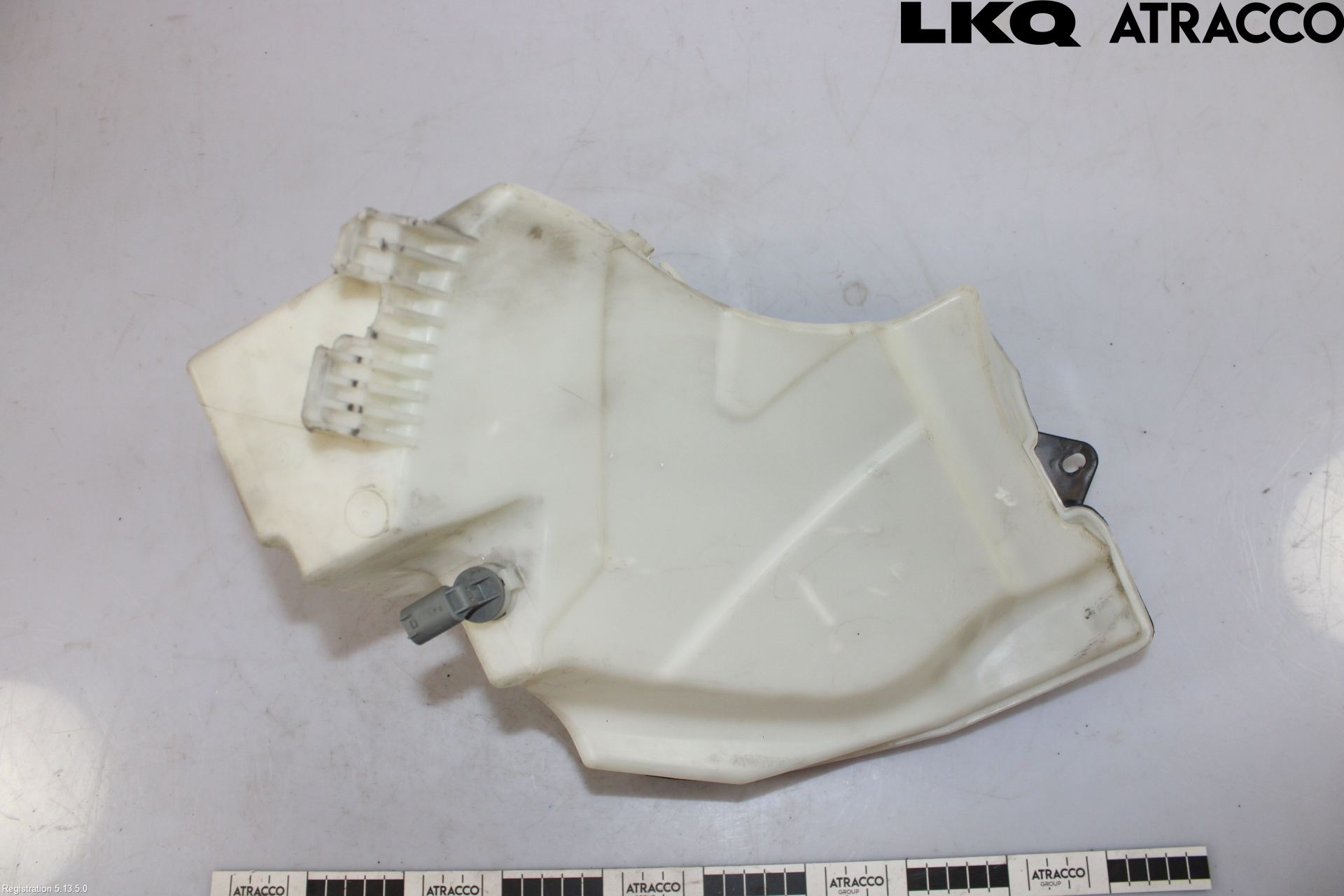 BMW X3 E83     03-10 Spolartank Vindruta