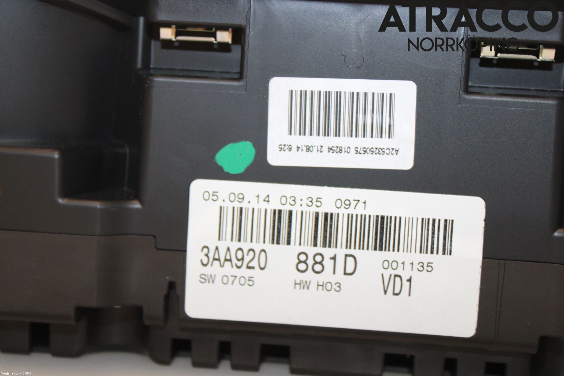 Volkswagen VW PASSAT 11-14 Instrument Komb
