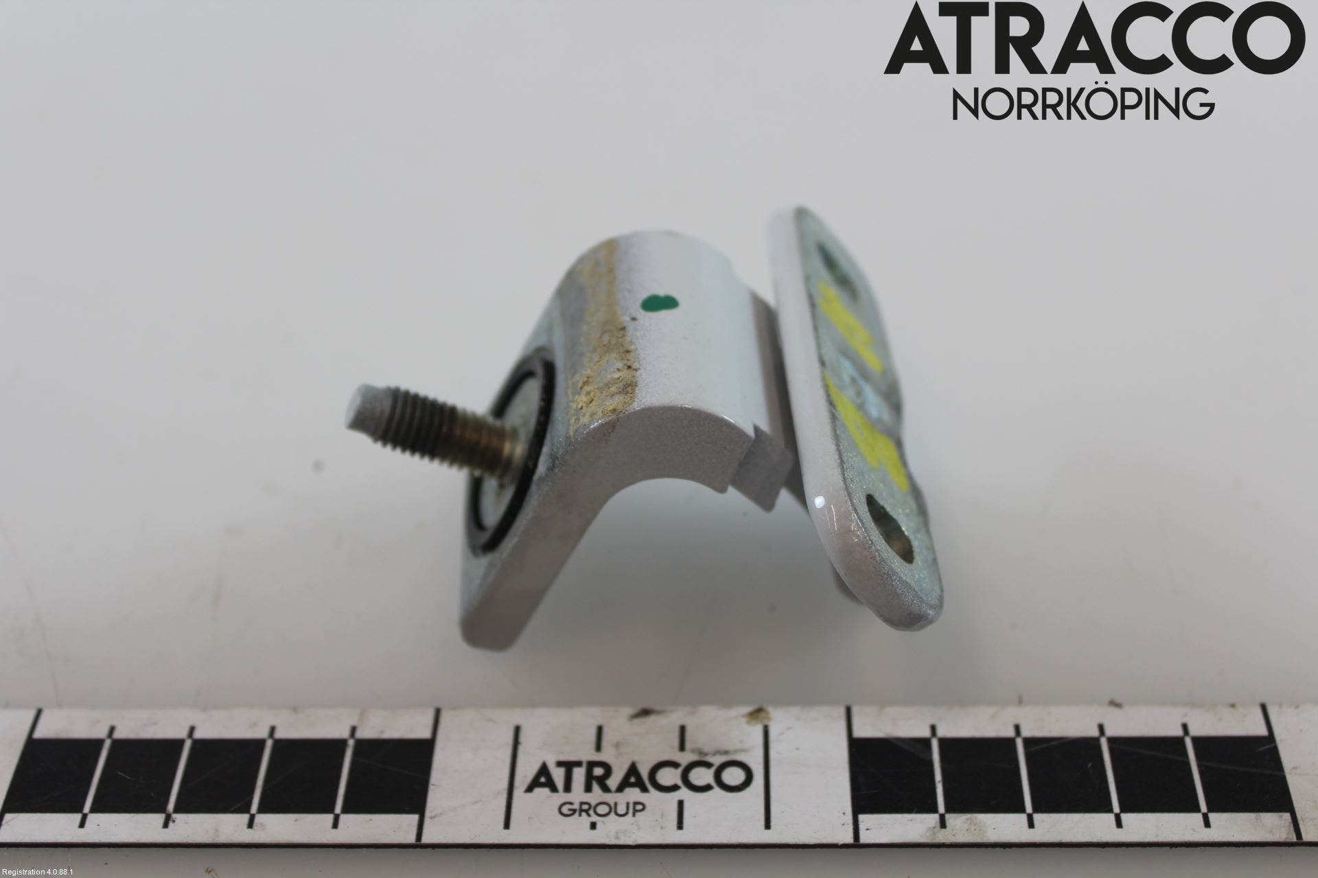 Audi Q3 F3 19- Bakluckegångjärn Hö