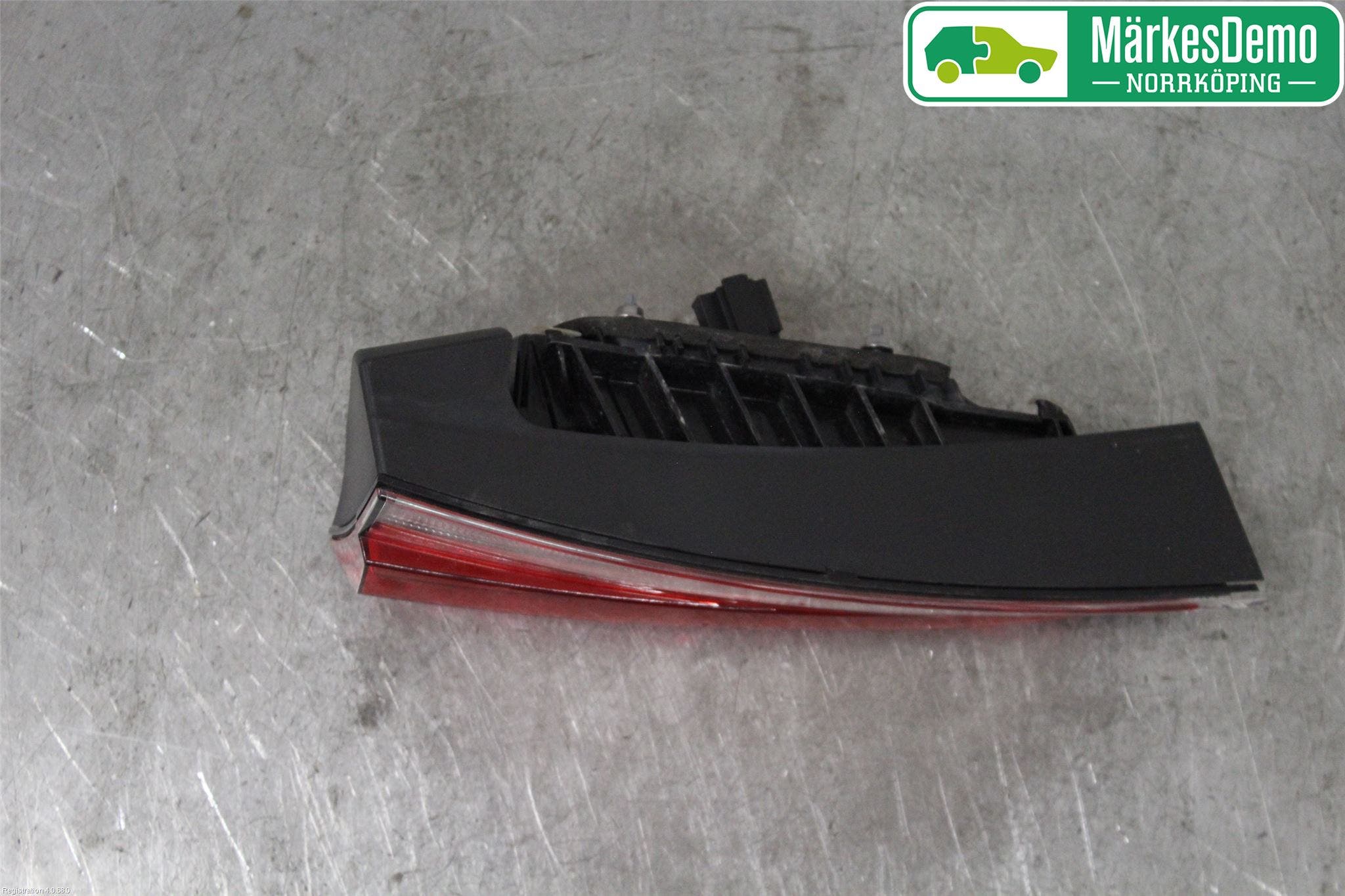 Skoda SCALA 19- Bakljus Lucka Hö