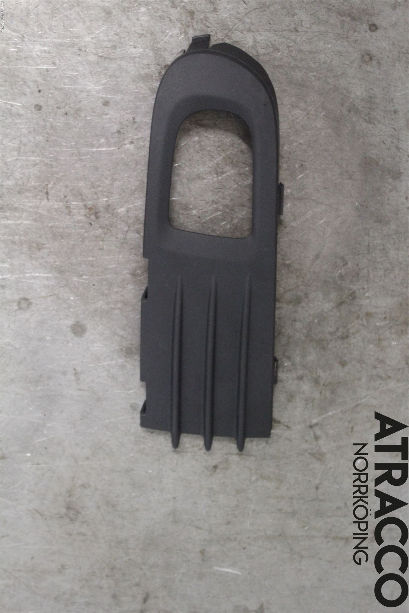 Volvo V50 04-07 Dimljussarg Fram