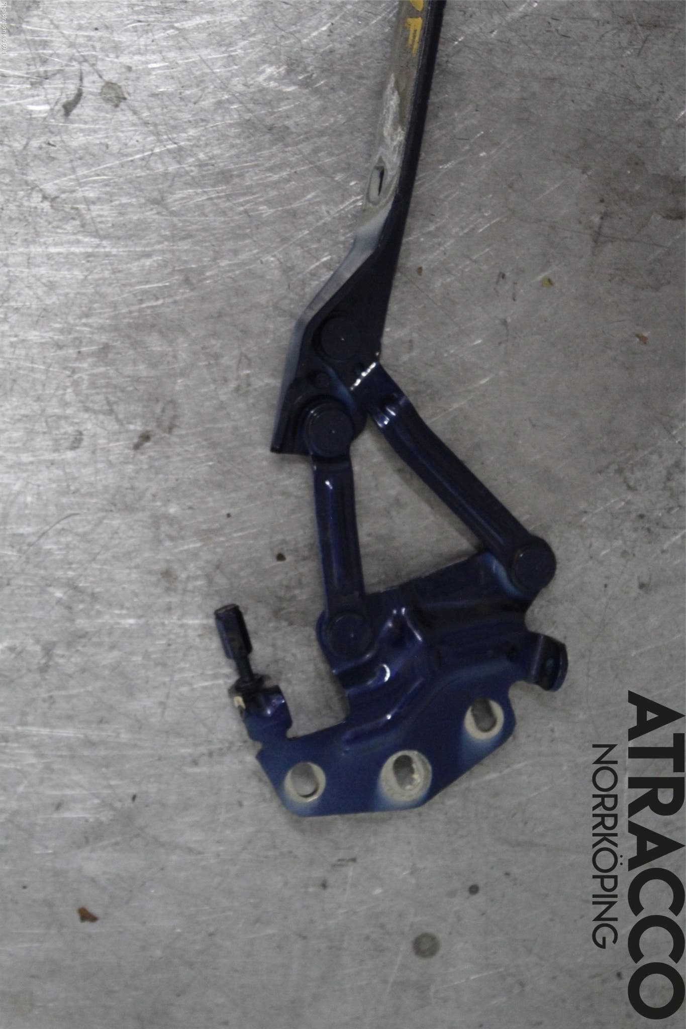 Volkswagen VW PASSAT 05-11 Huvgångjärn