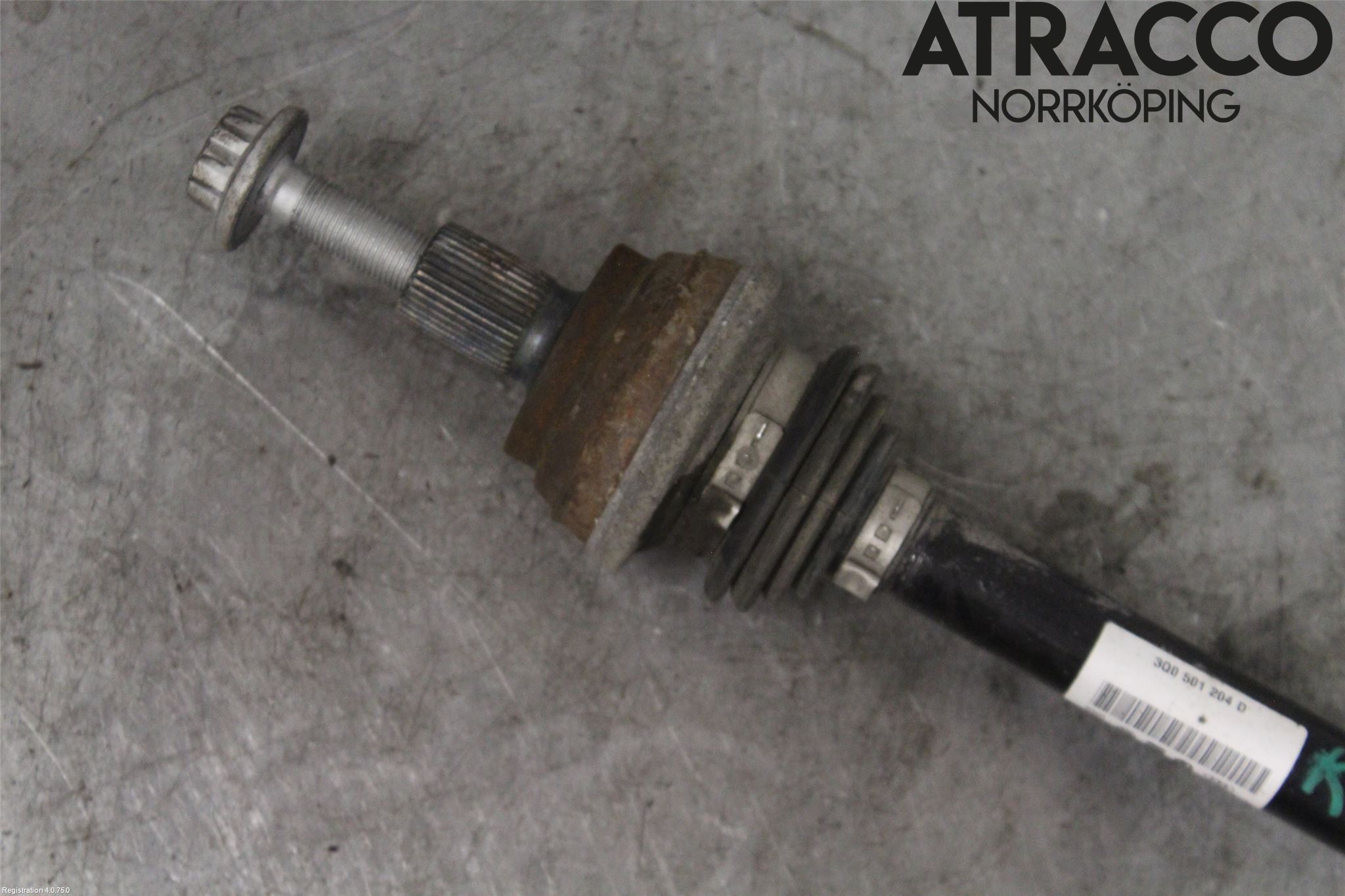 Volkswagen VW PASSAT 15-19 Drivaxel Bak Höger