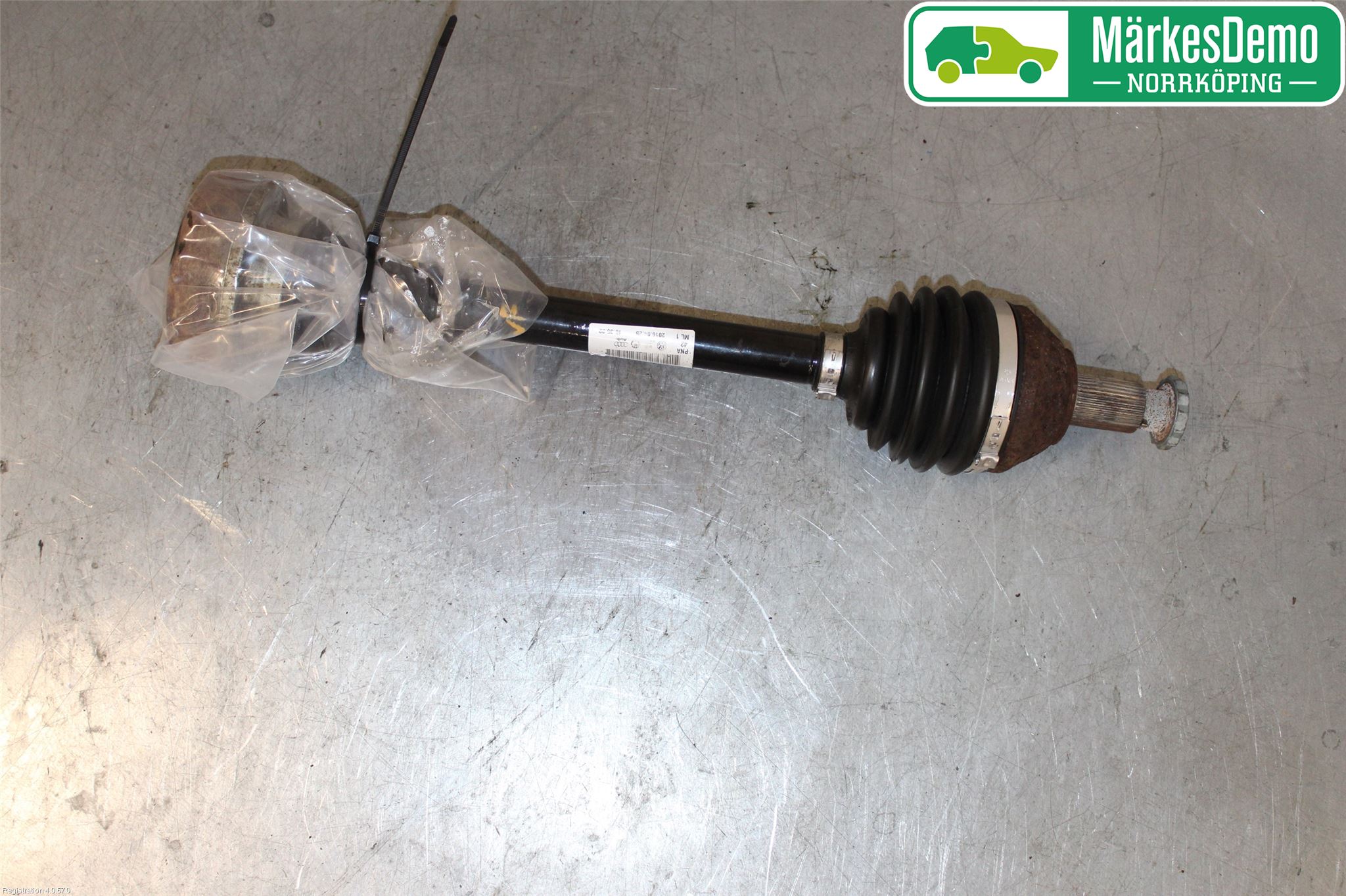 Volkswagen VW POLO 10-17 Drivaxel Fram Vänster