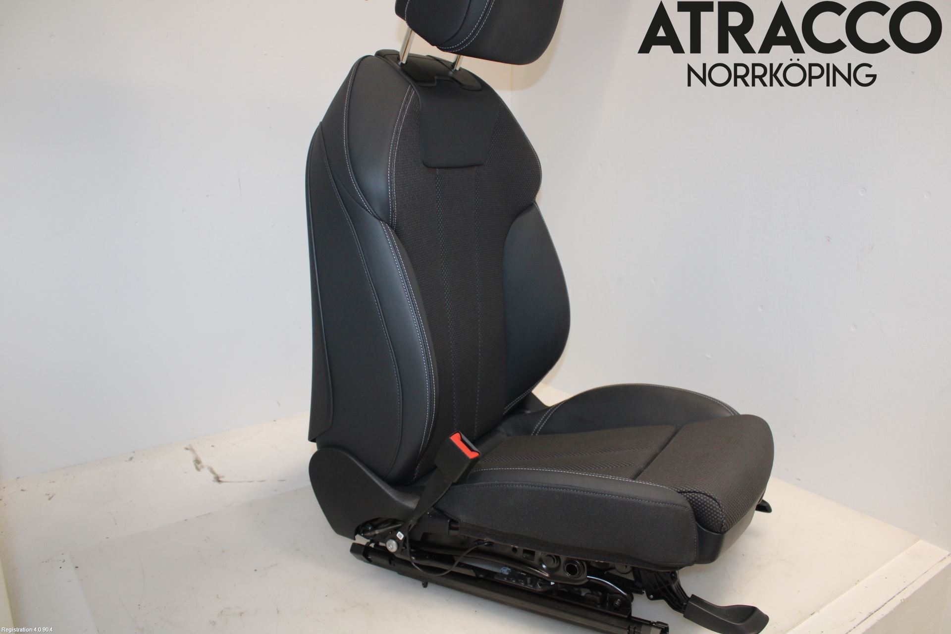 Audi A4/S4 B9 20- Inredning Stol Fram Vä