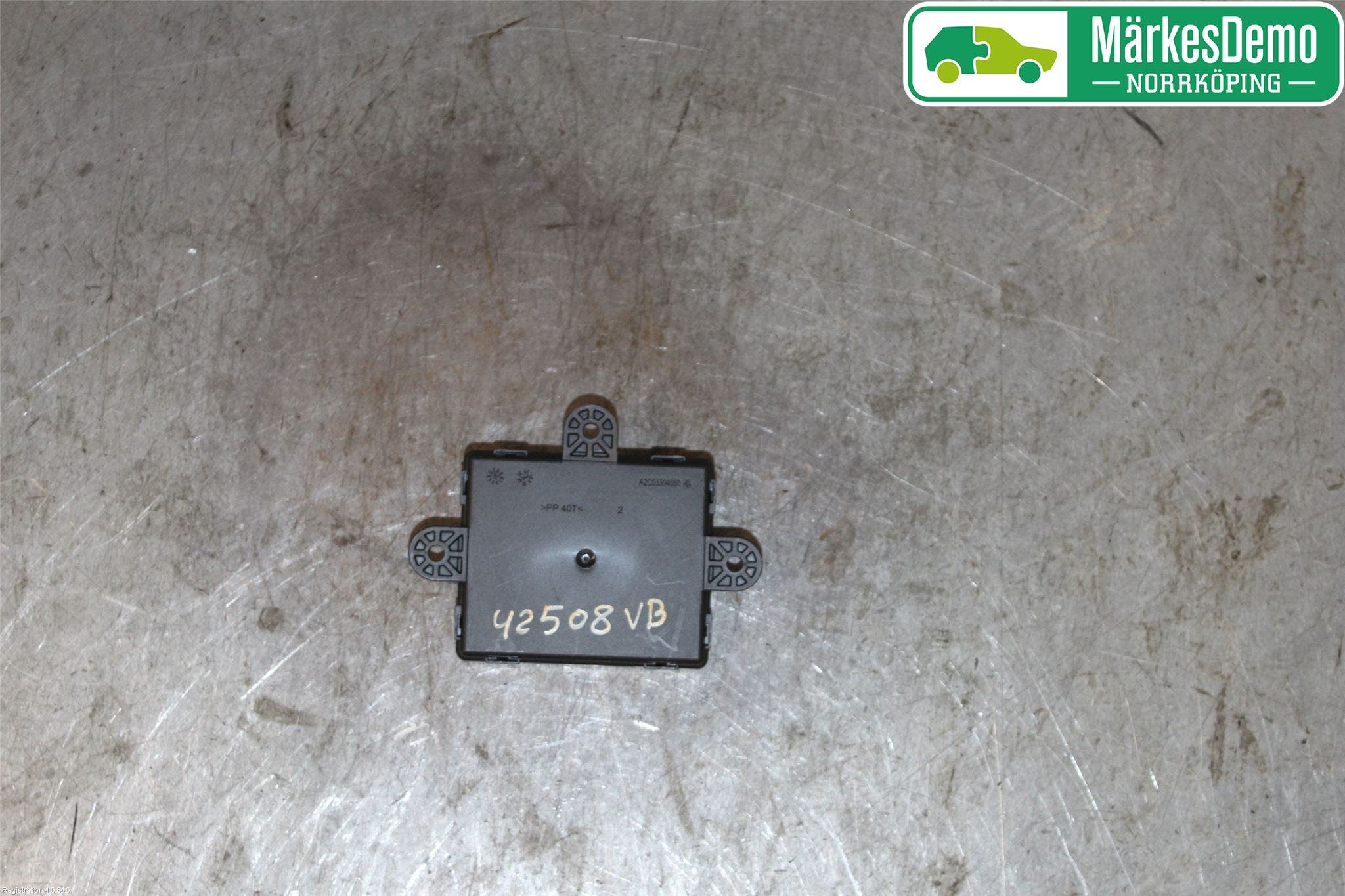 Volvo V40 12-19 Styrenhet Dörr