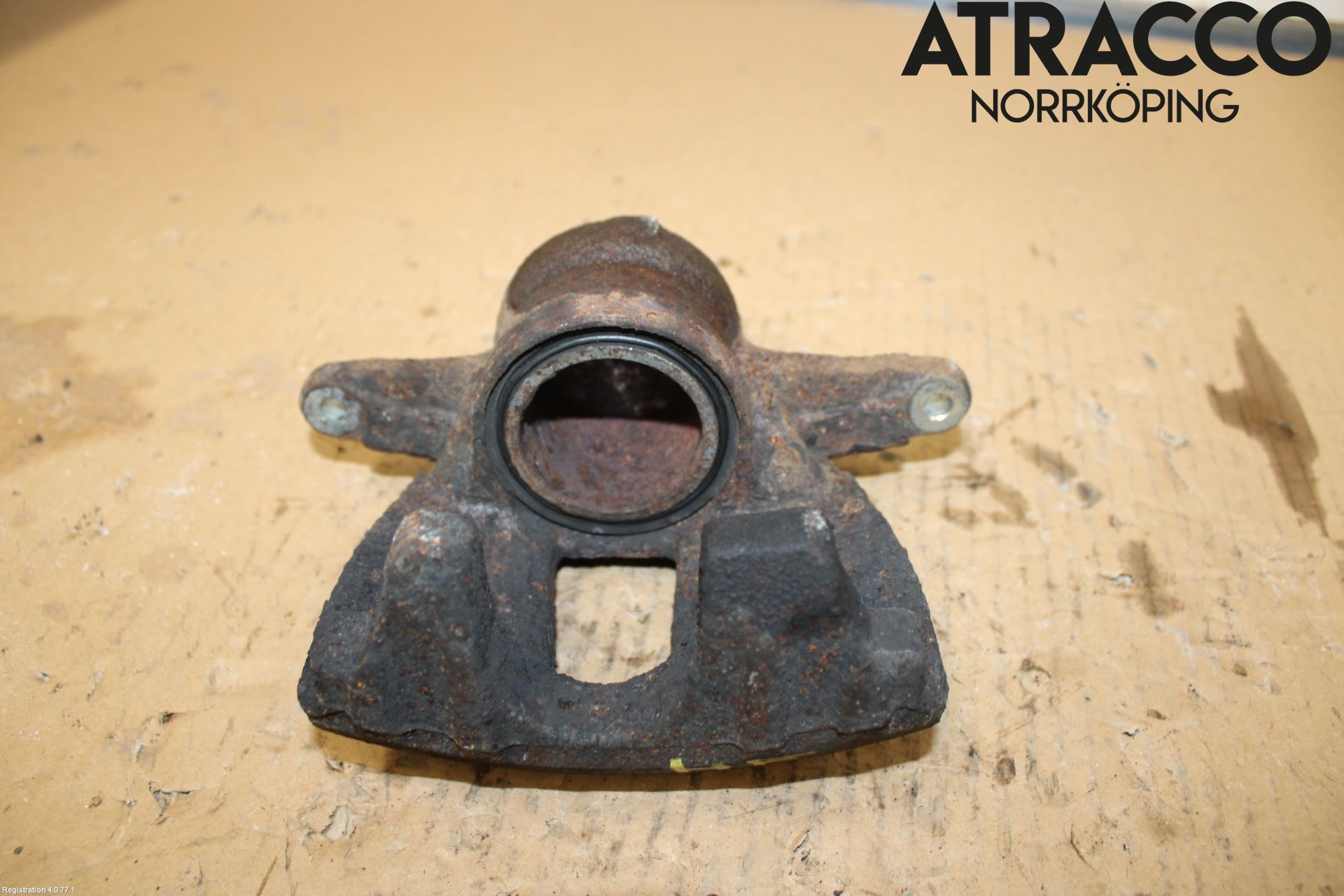 Toyota AVENSIS 03-06 Bromsok Fram Höger