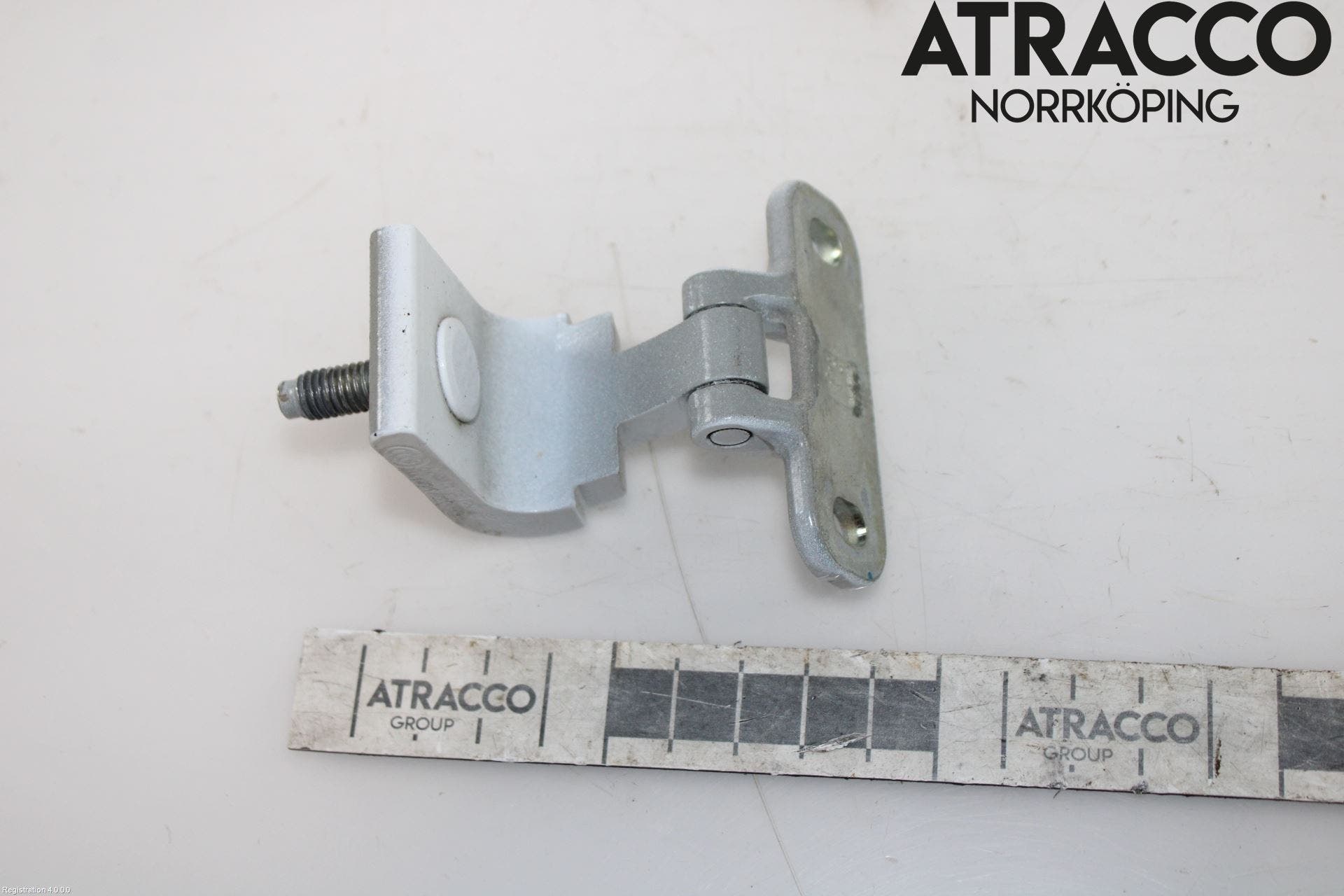 Audi Q3 F3 19- Bakluckegångjärn Hö