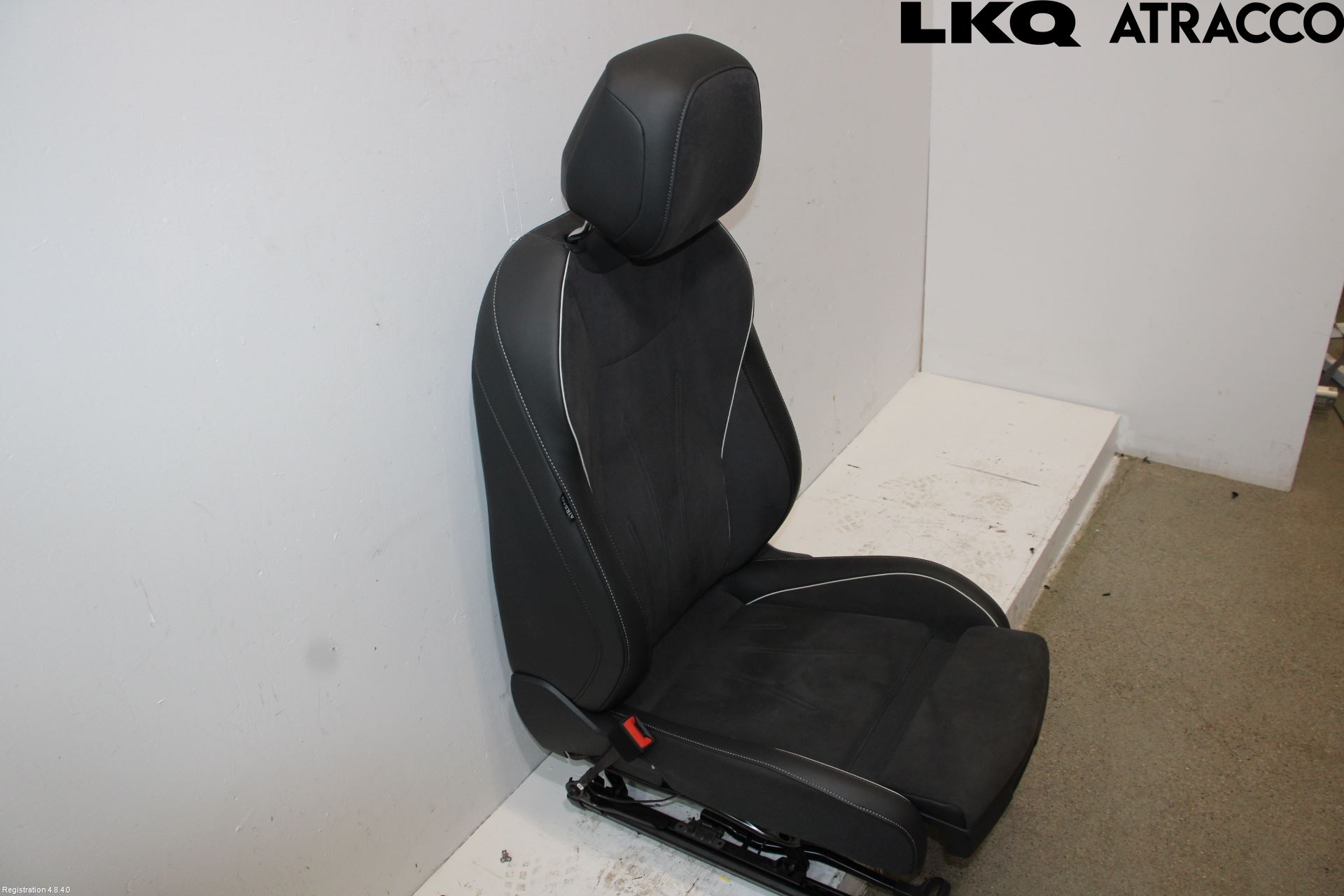 Volkswagen VW PASSAT 24- Inredning Stol Fram Vä