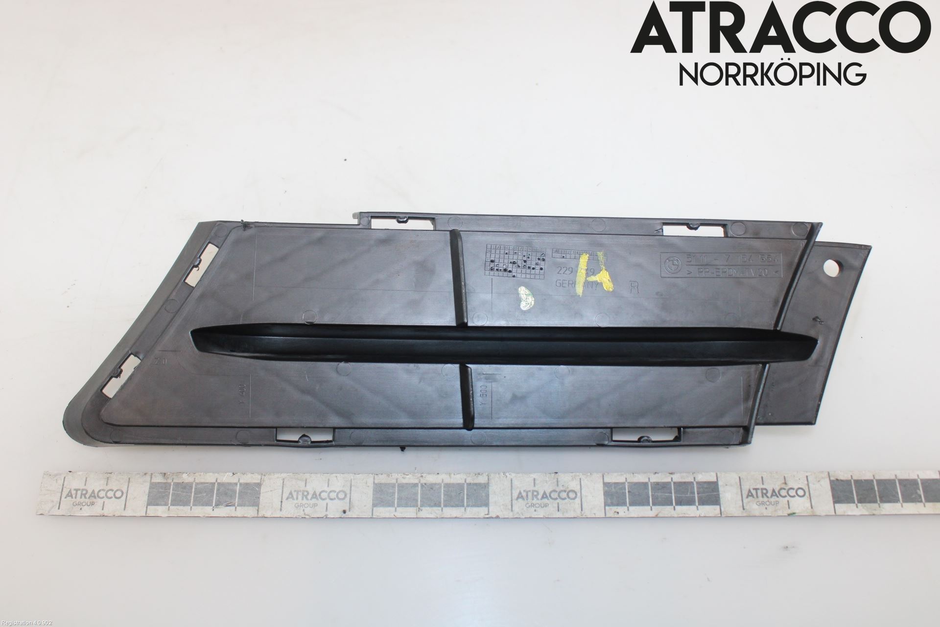 BMW 3 E90/91 SED/TOU 05-12 Grilldel Höger