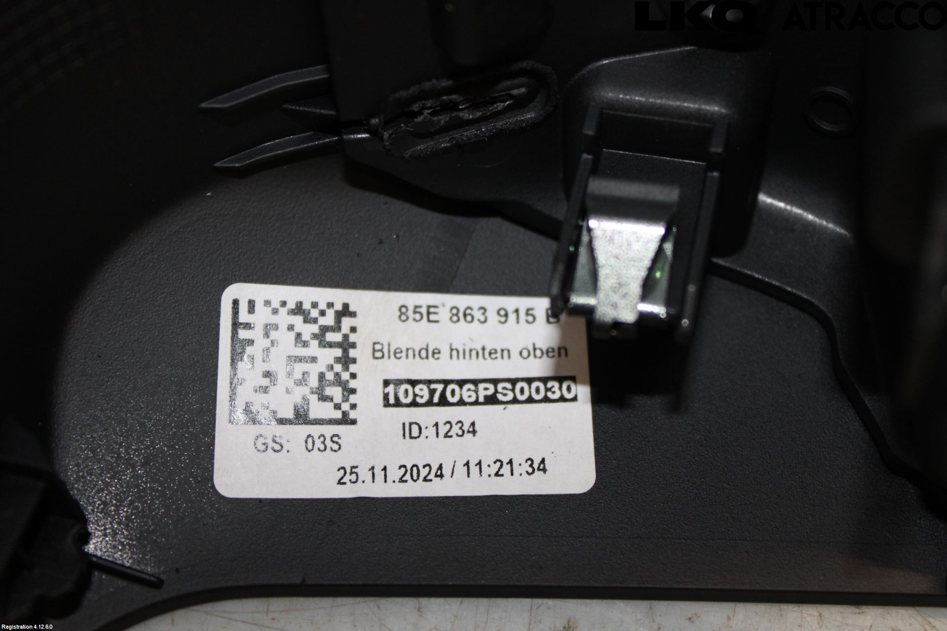 Audi Q6 E-TRON CN 24- Instrumentkonsoll Mitt