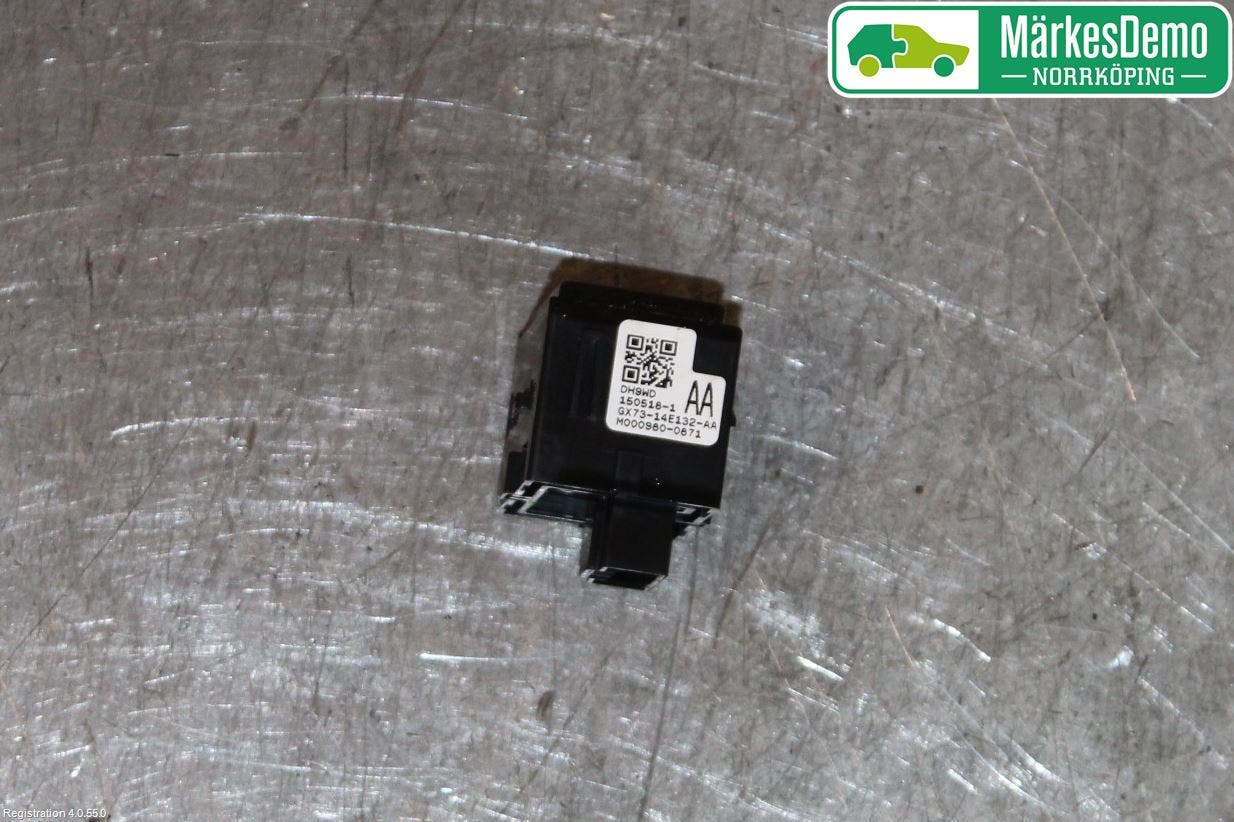 Jaguar XE (X760) 15-24 Farthållare