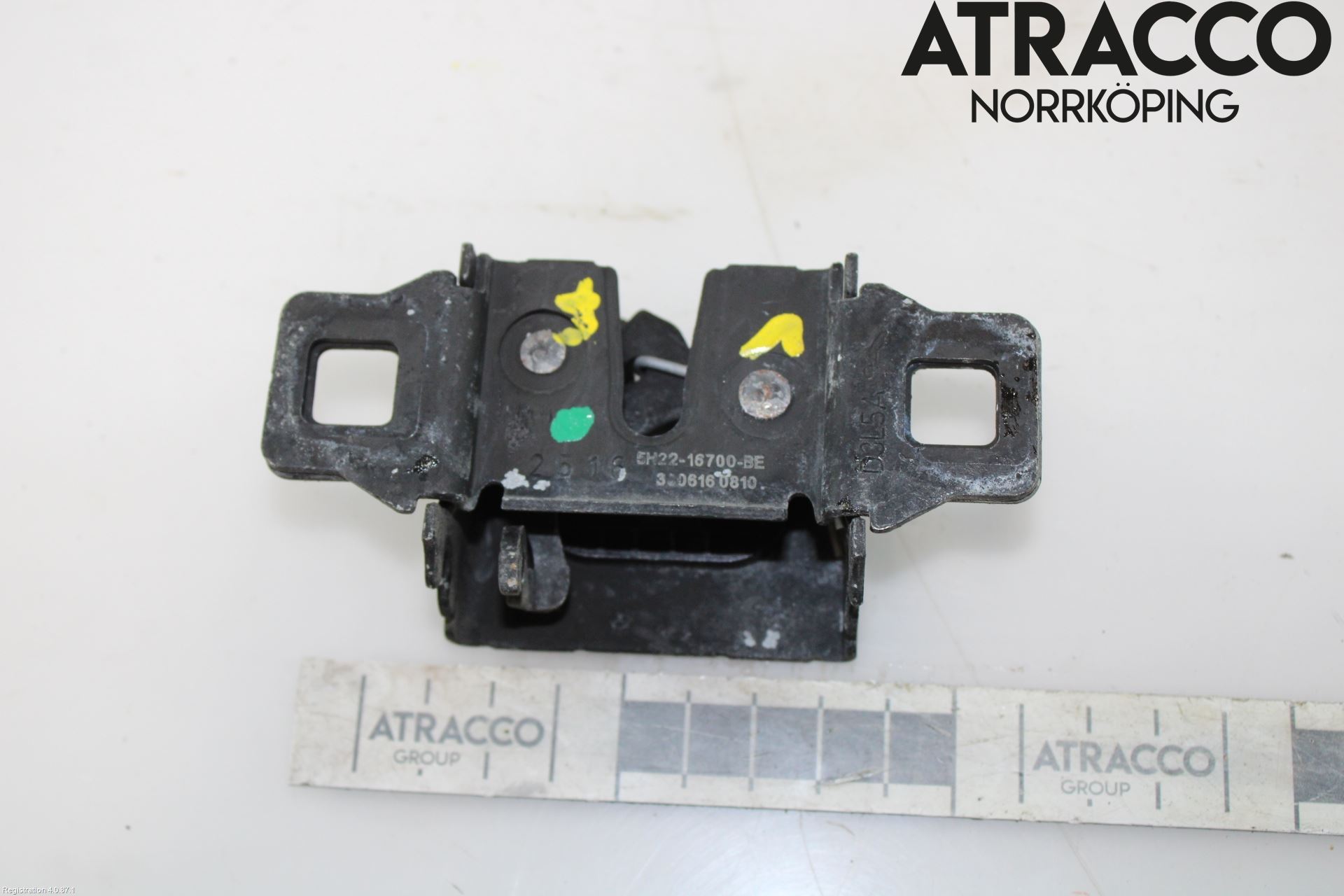 Jaguar XE (X760) 15-24 Huvlås