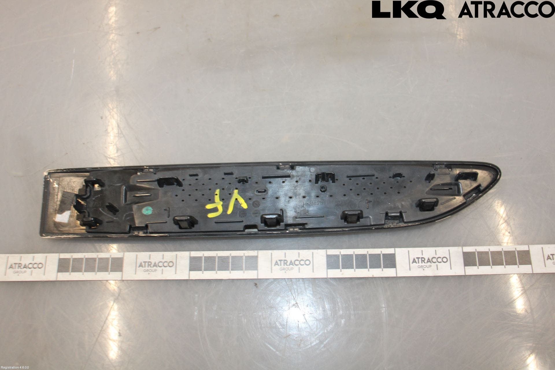 Jaguar F-PACE List Framskärm Vä