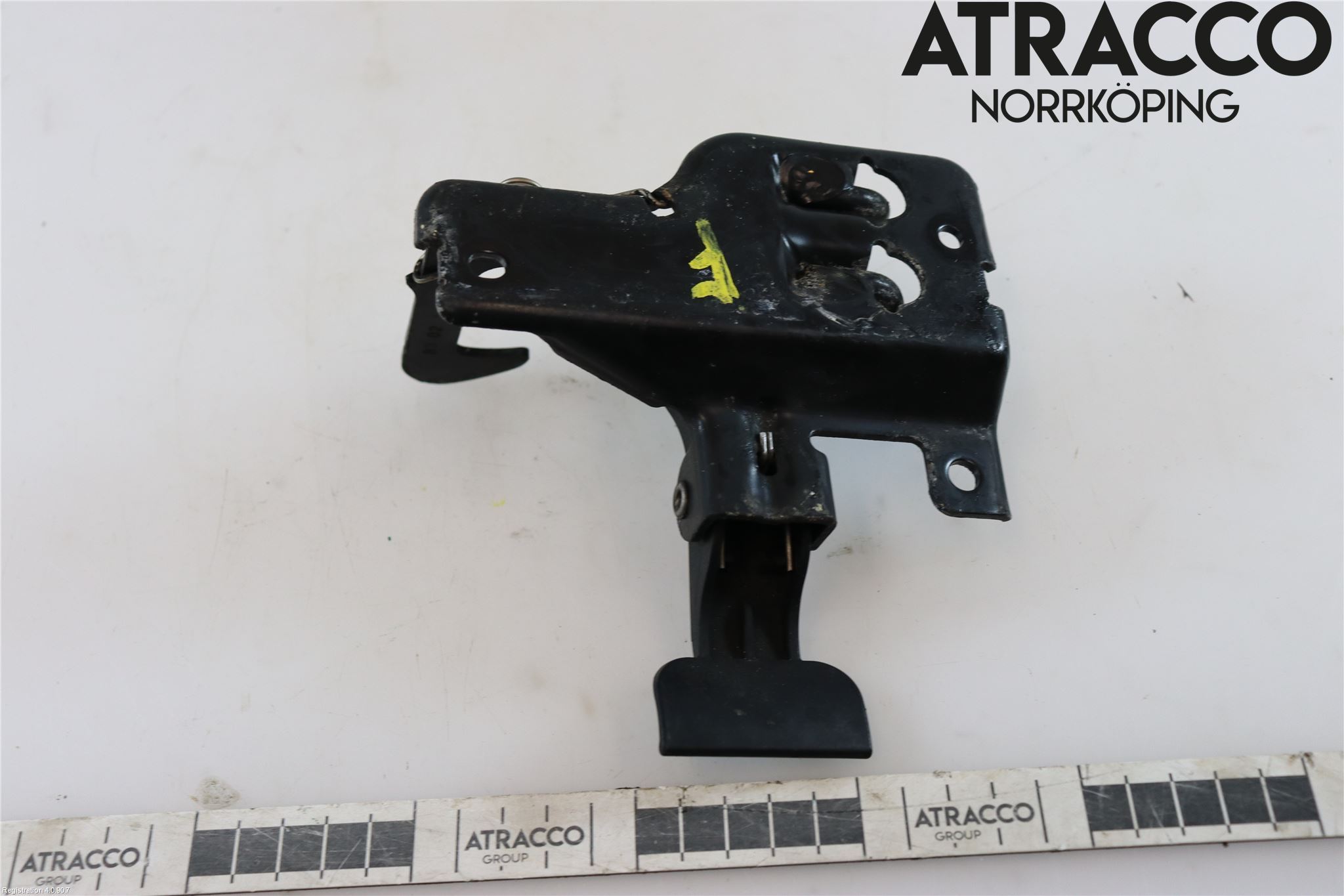 Audi A4/S4 01-05 Huv Spärr